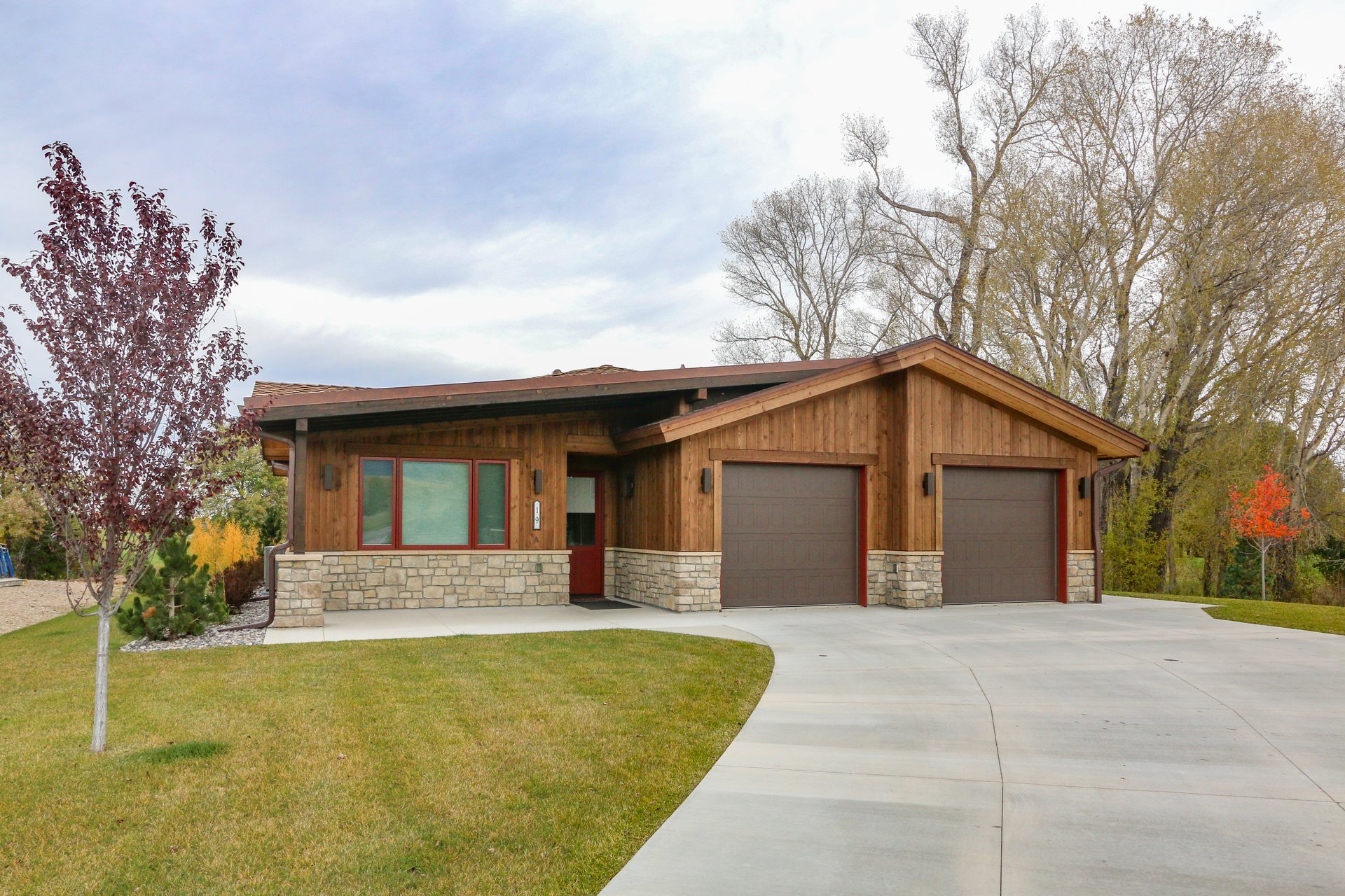 19 Creekside Ln