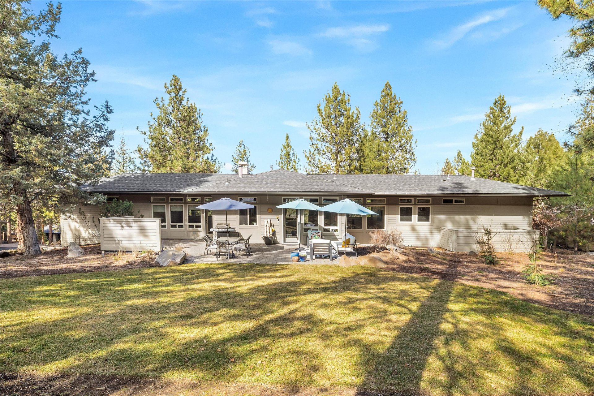 2589 NW Champion Circle