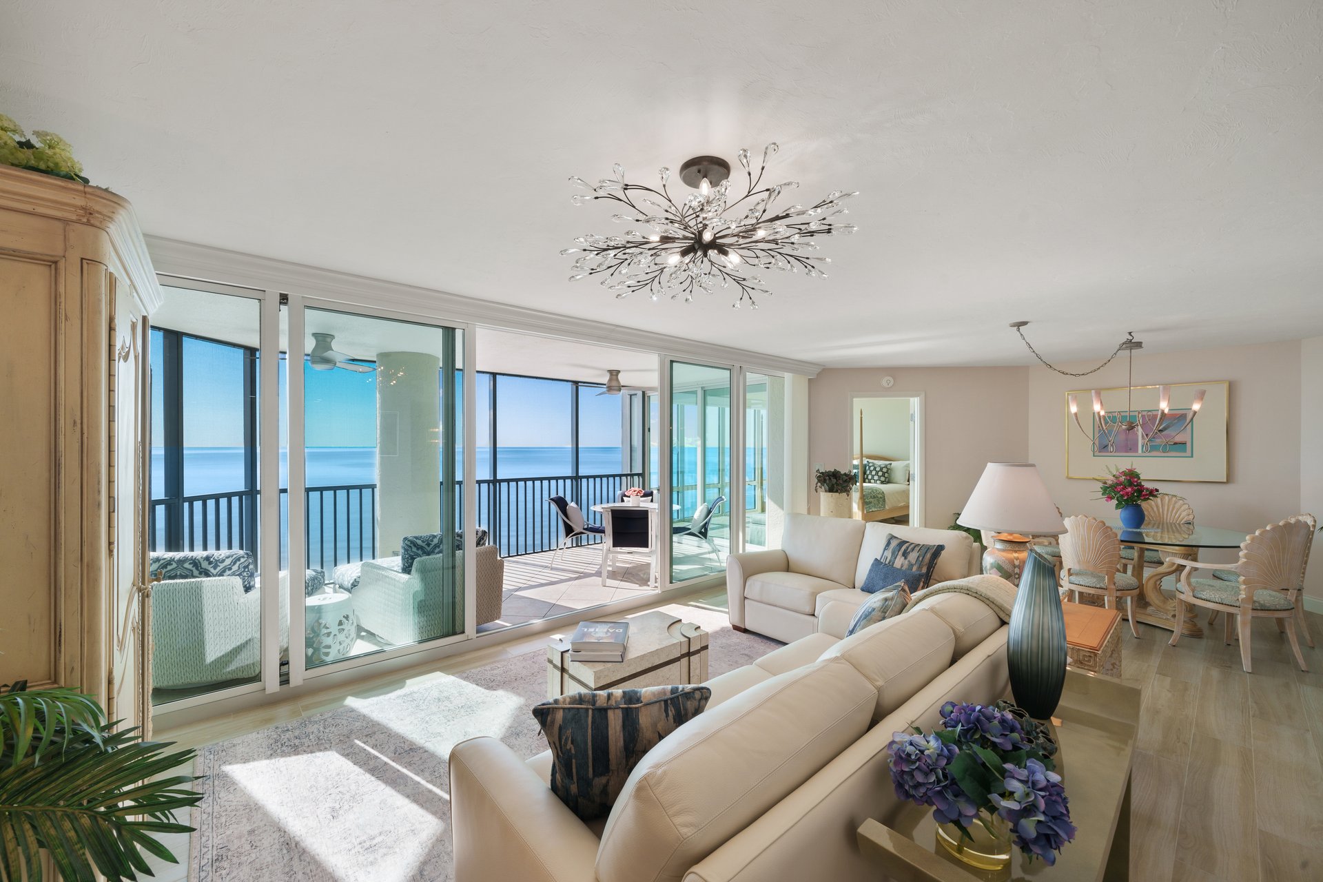VISTAS 903 AT PARK SHORE