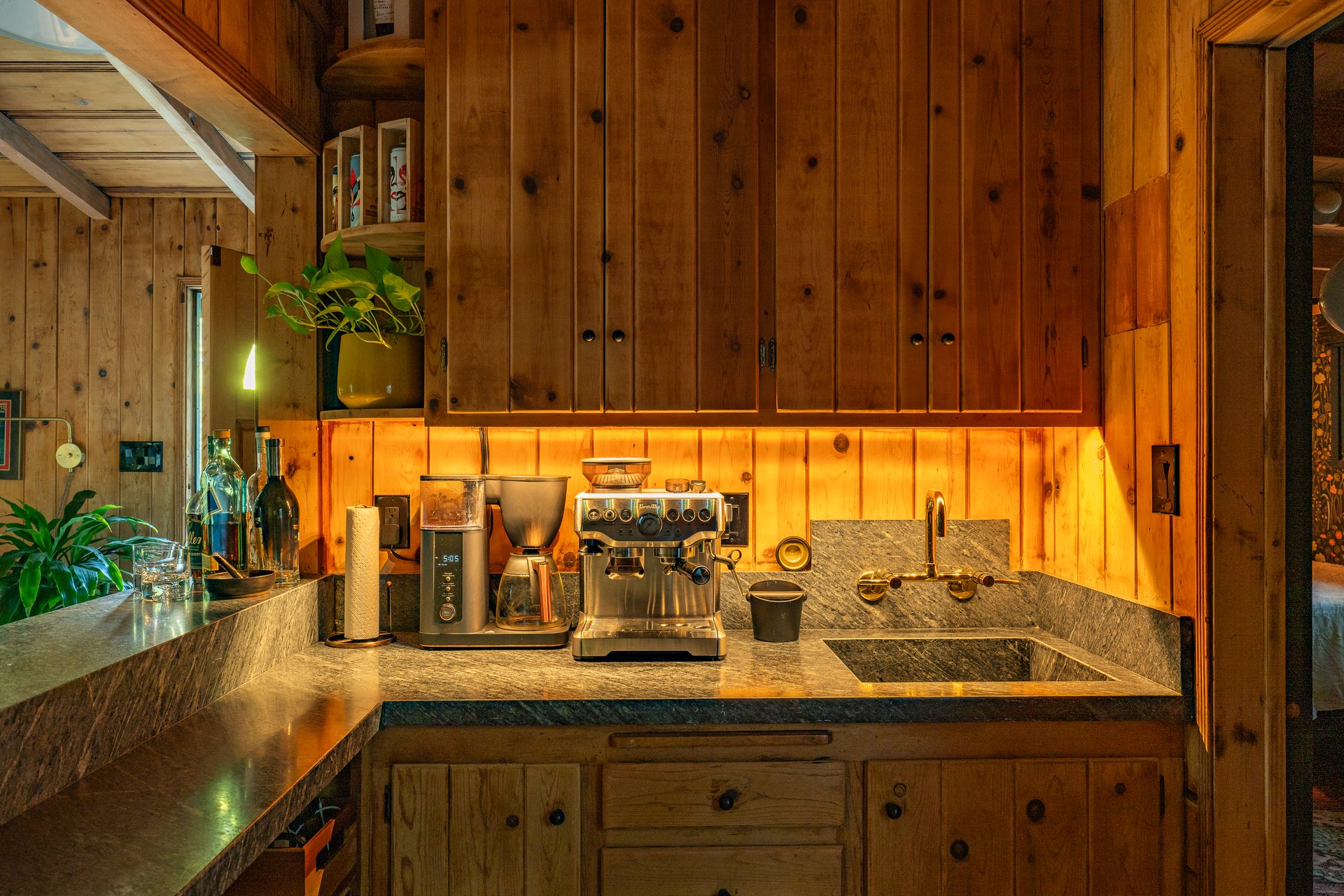 4157 Sunswept Dr, Studio City