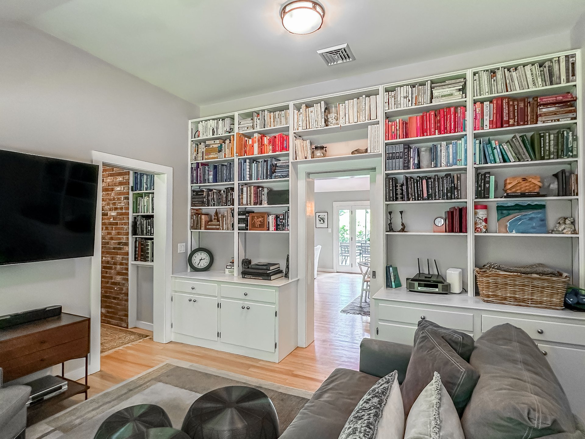 31 Josiah Sachem Way