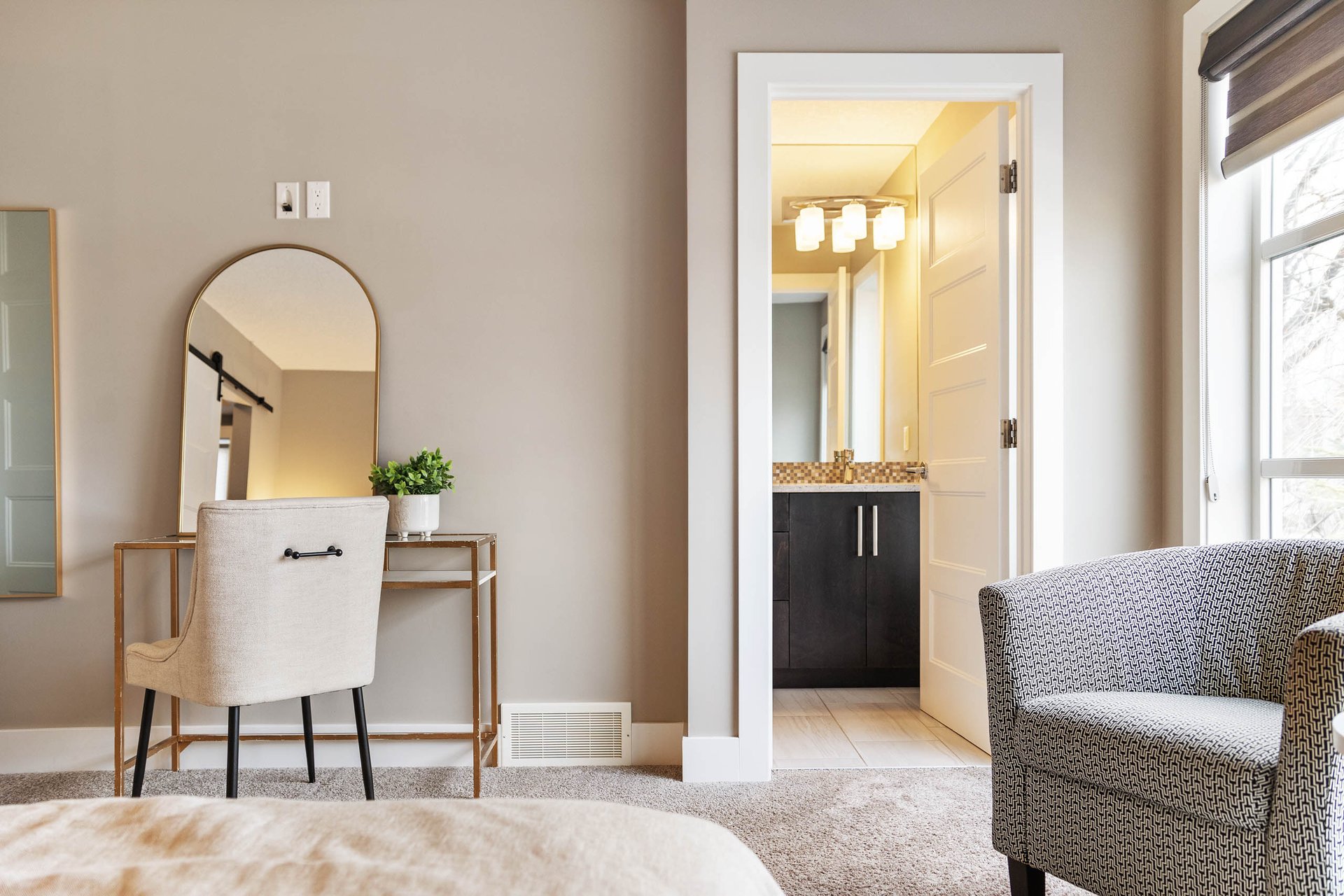 2816 34 Street SW Unit: 1