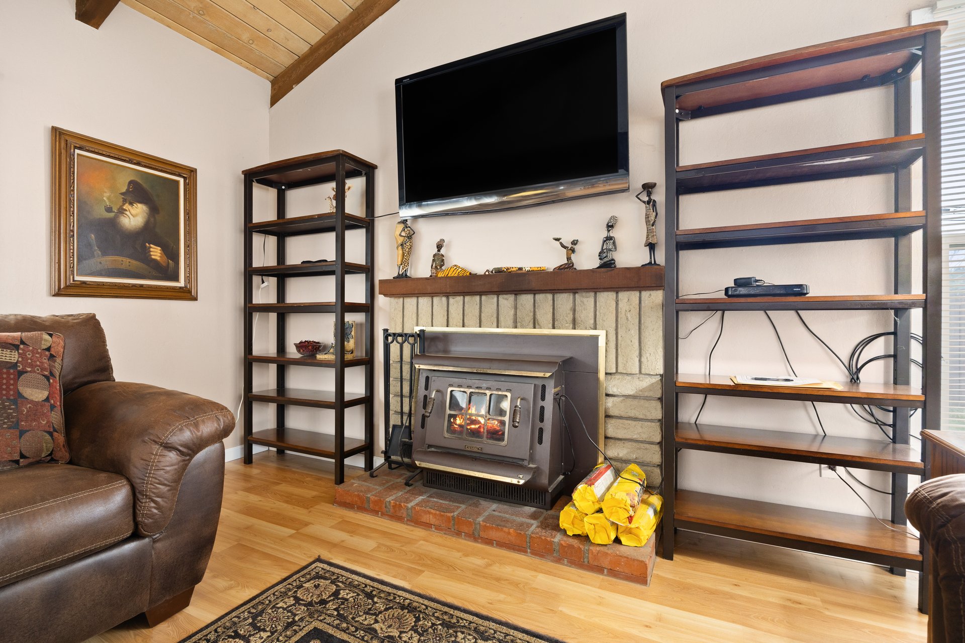 Charming Updated Condo in Bear Valley Springs – 101 Meadow Lakes