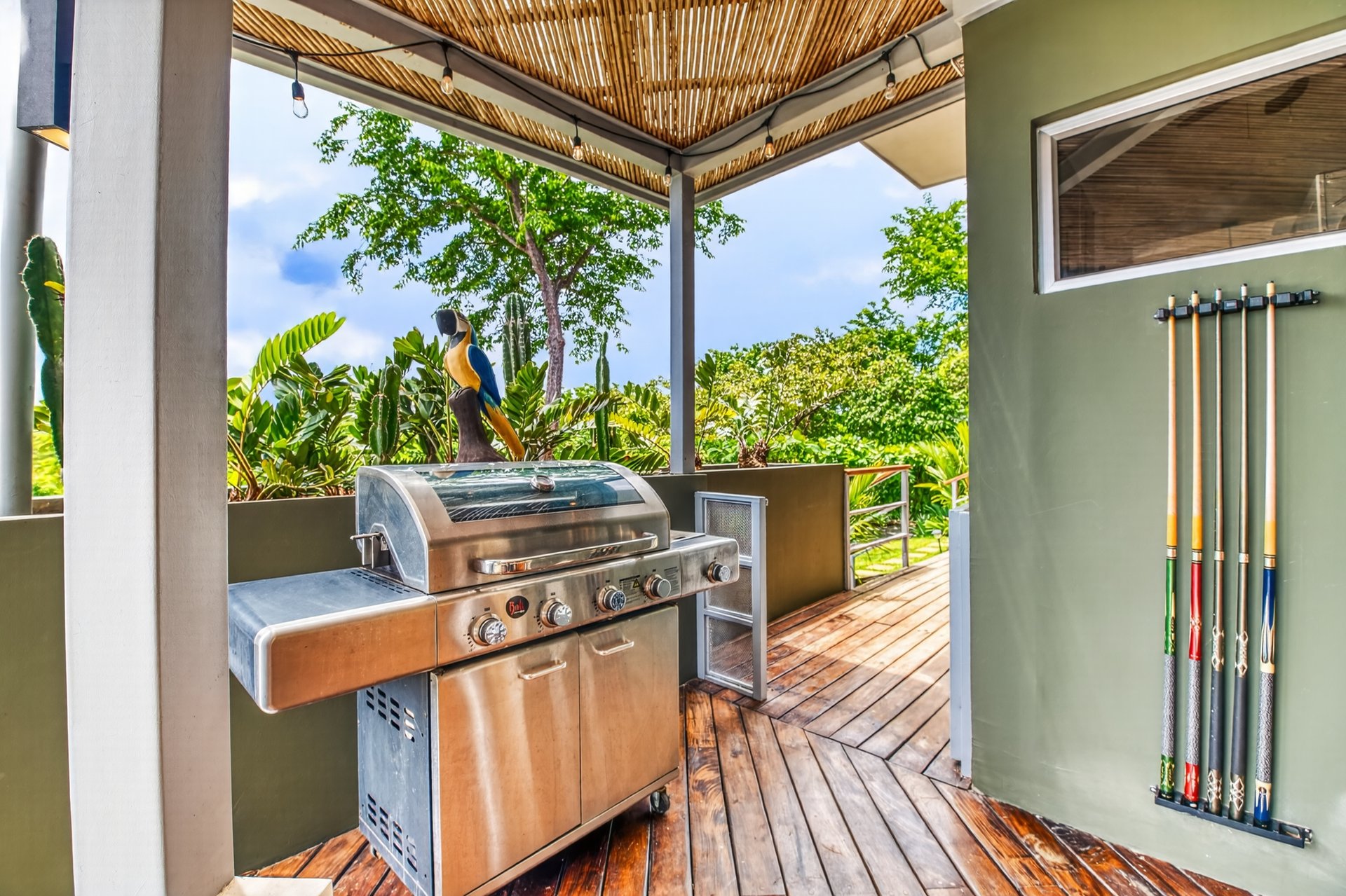 Casa Pochote | Artisan Luxury Villa in Tamarindo | Pool, Jacuzzi & Langosta Beach Club Membership Included