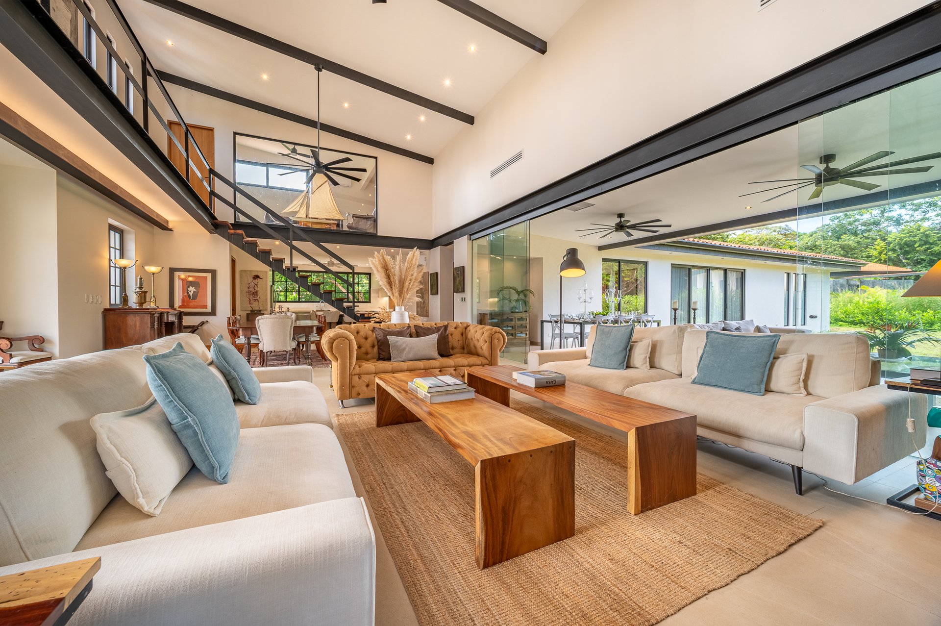 Casa Canto del Agua | Luxury 7-Bedroom Villa with Two Guest Apartments in Hacienda Pinilla’s Reserva de Golf