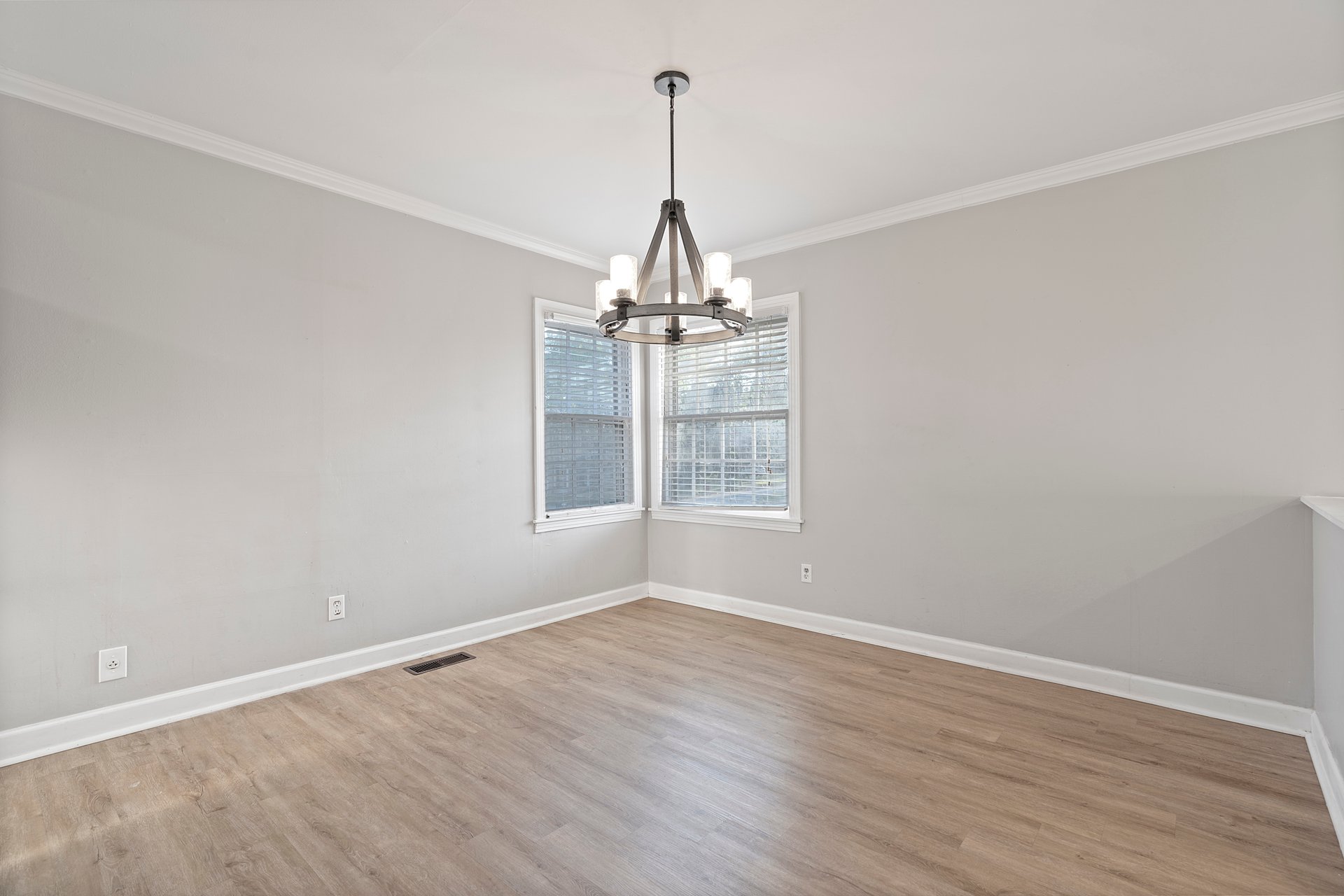 FOUR Bedroom in the Hospital District!! Basement great for storage!