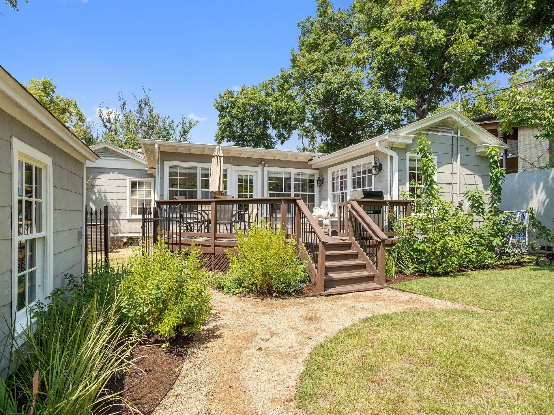 Modern Elegance in Bryker Woods