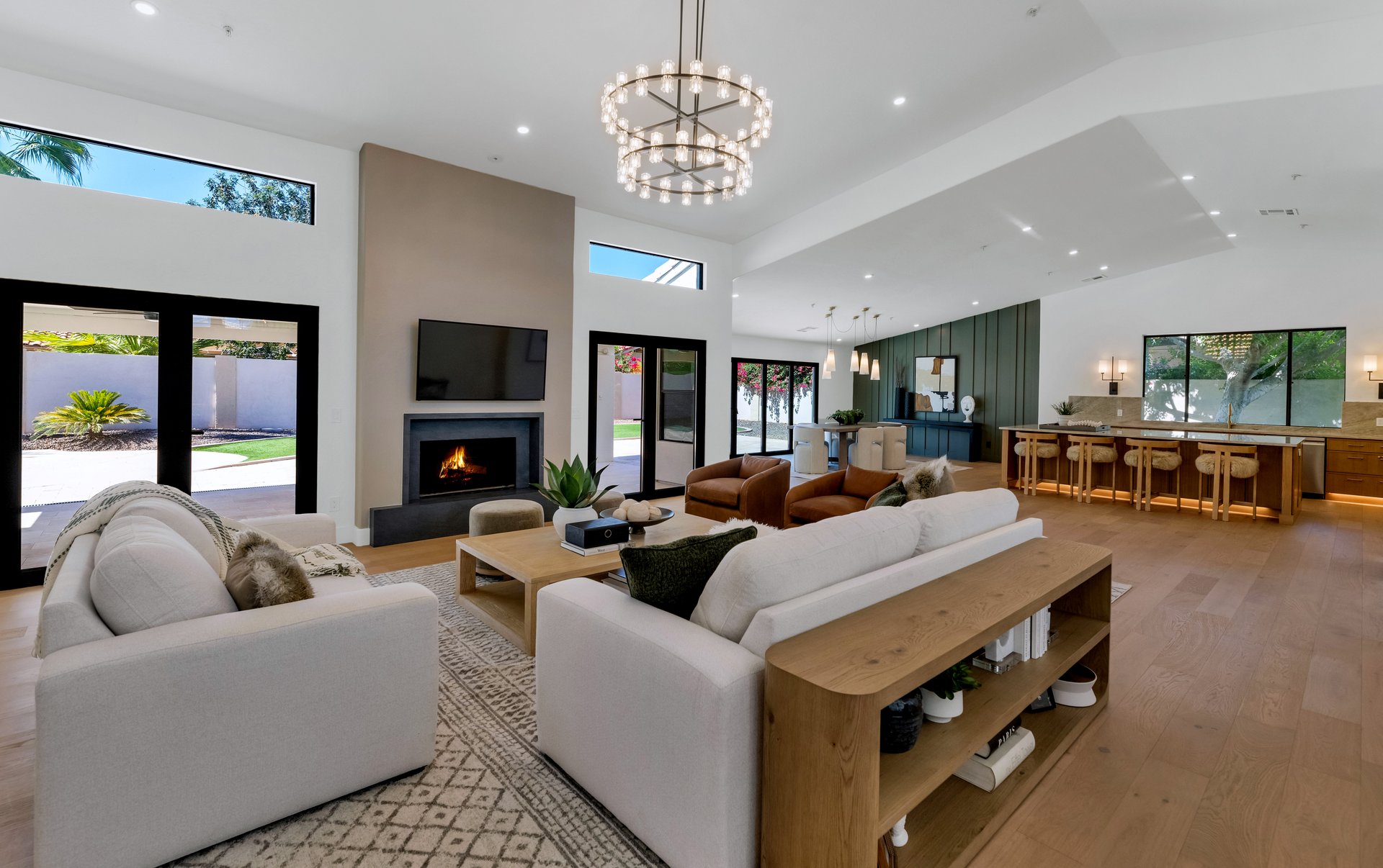 8695 E CHARTER OAK DR