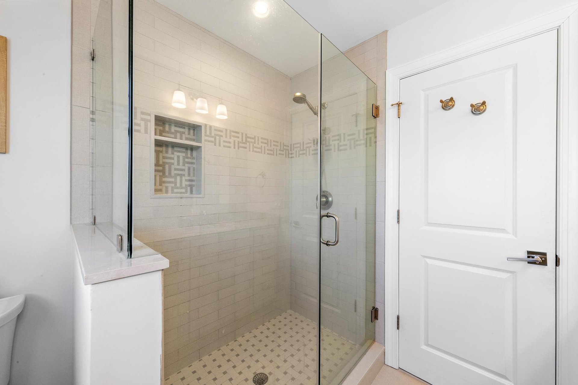 117 E Colorado Ave