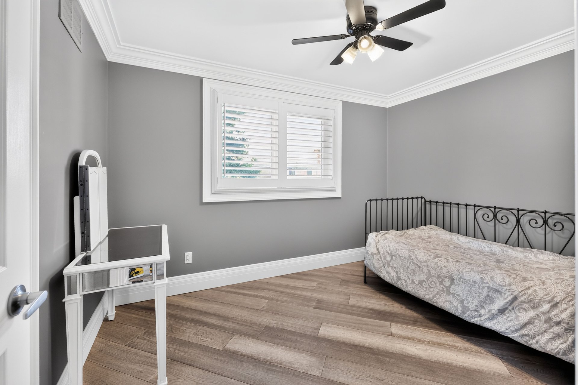2102 Salma Crescent, Burlington