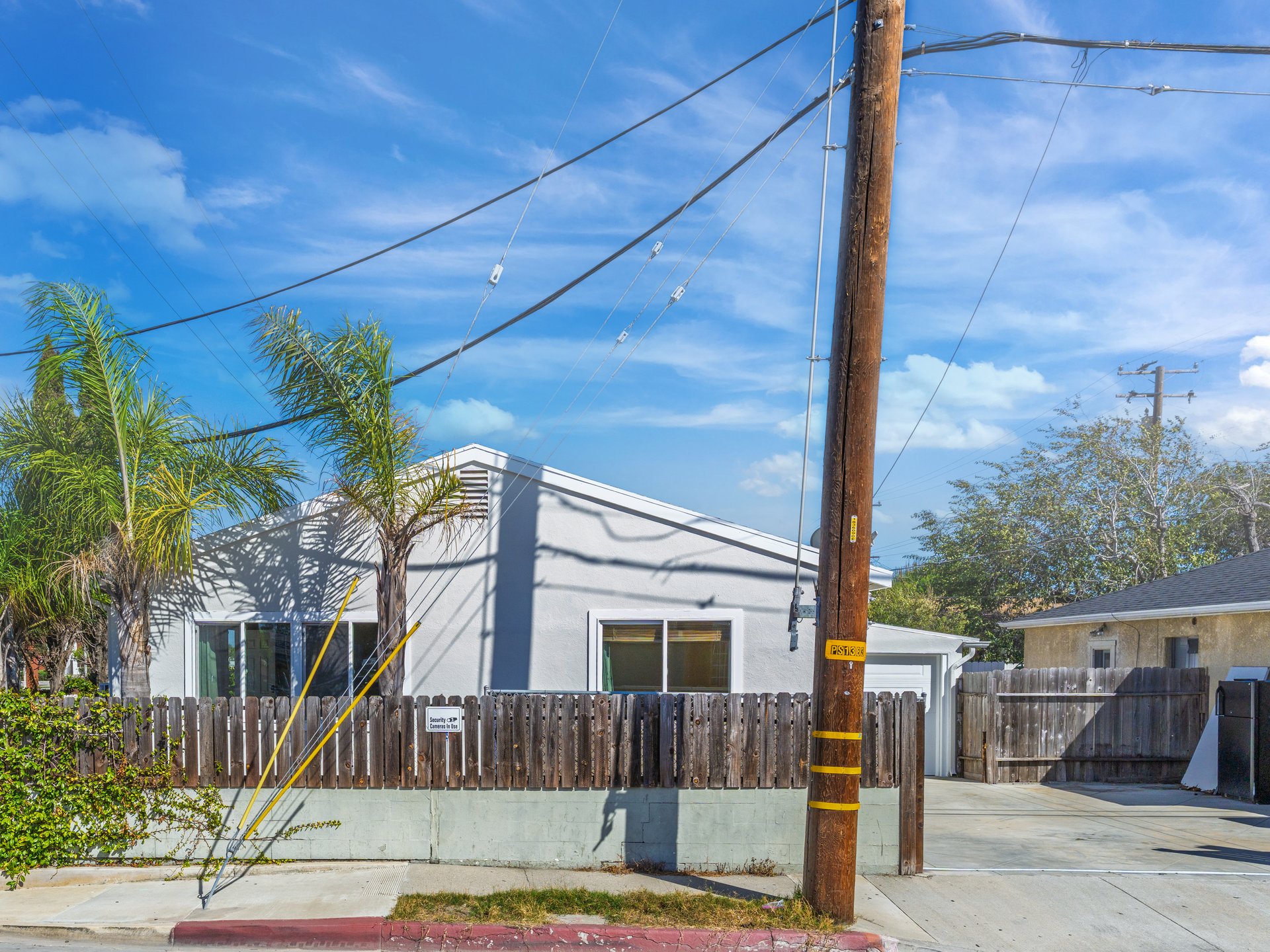 4878 W El Segundo Blvd