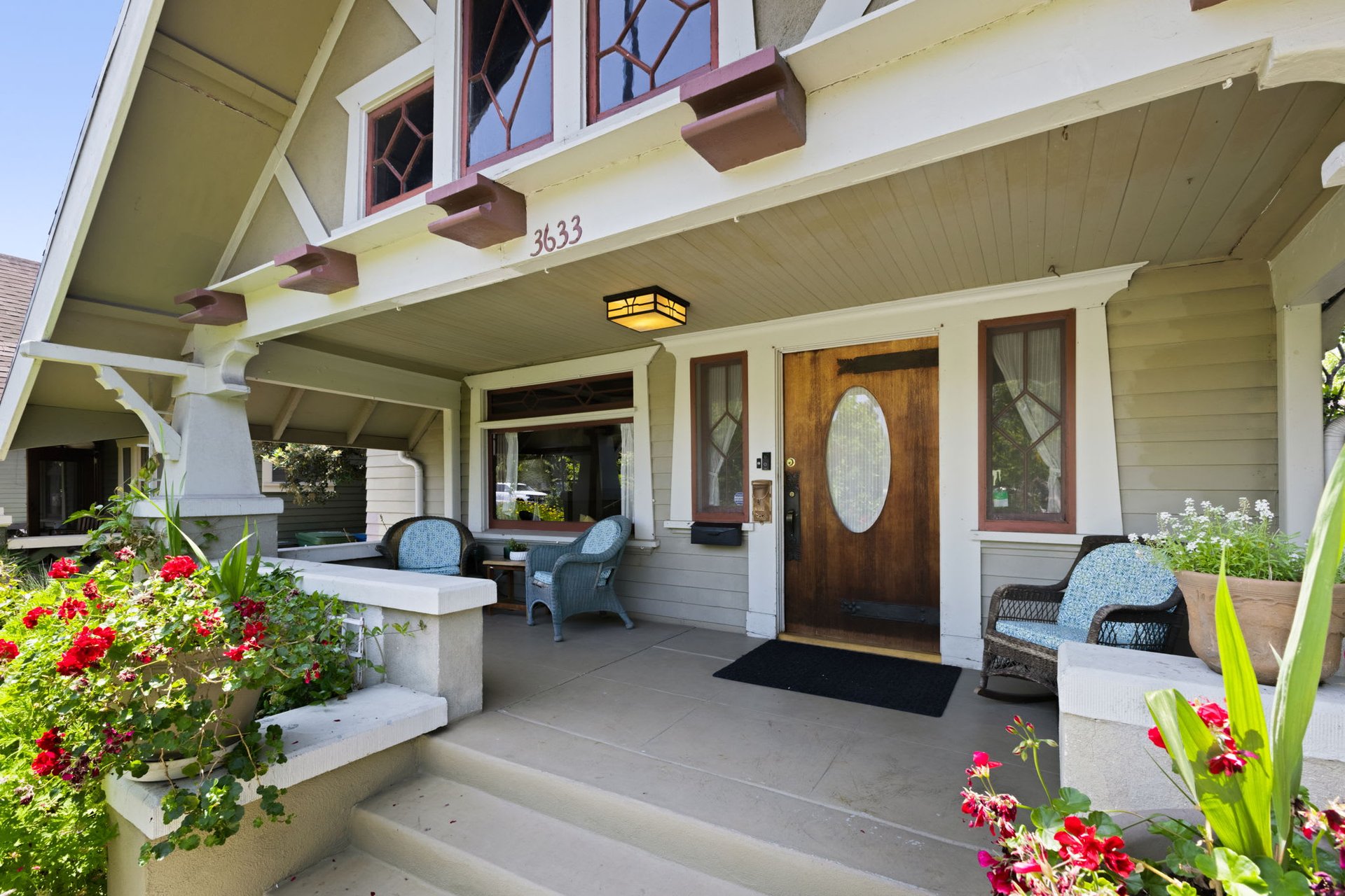 Wonderful Historic Craftsman Home in Jefferson Park