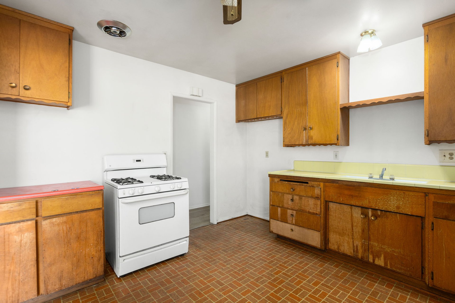 8805 Stardust Lane