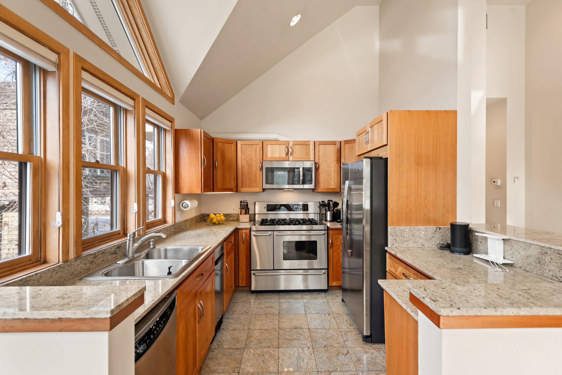 Downtown Penthouse with Mountain Views & Summer Vibes