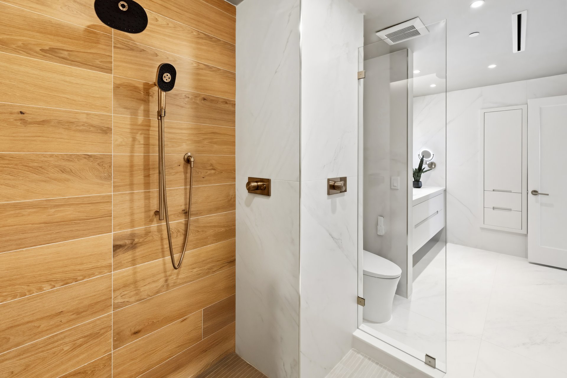 100 Carlyle Drive VG6