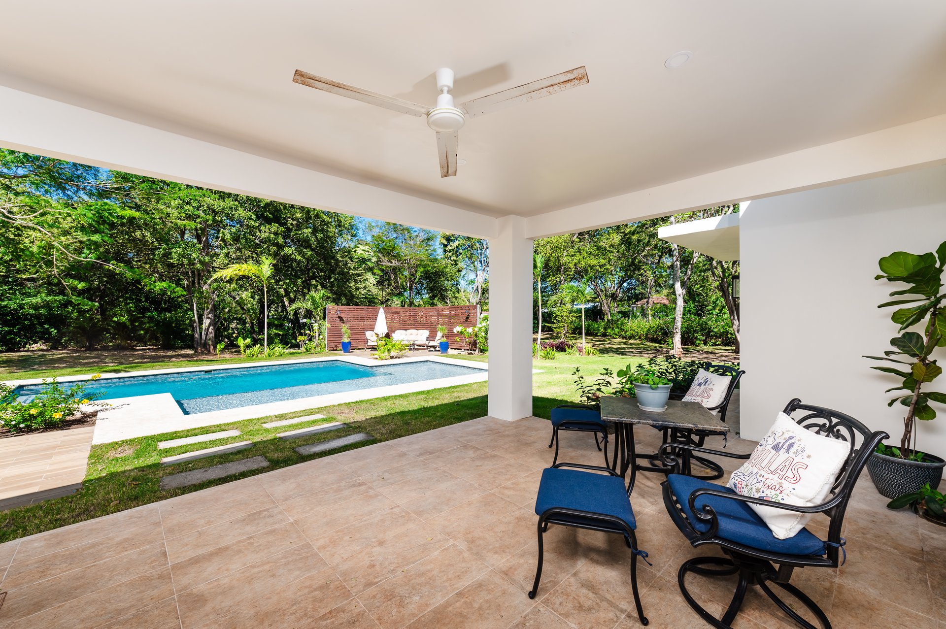 Casa Siempre Sabado | Walk to the beach luxury home in Playa Brasilito