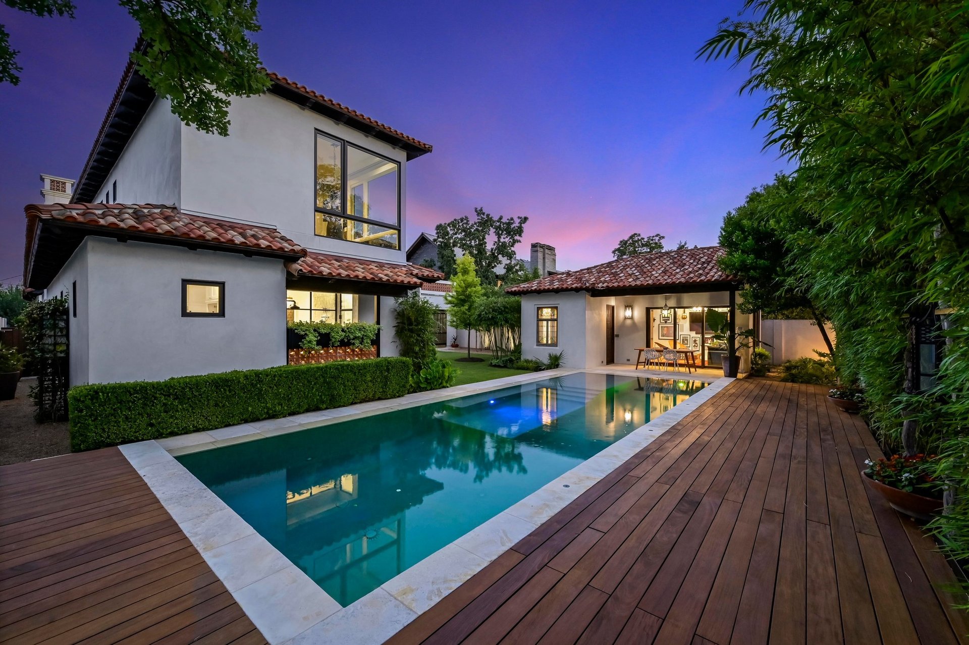 1308 Meriden Lane 