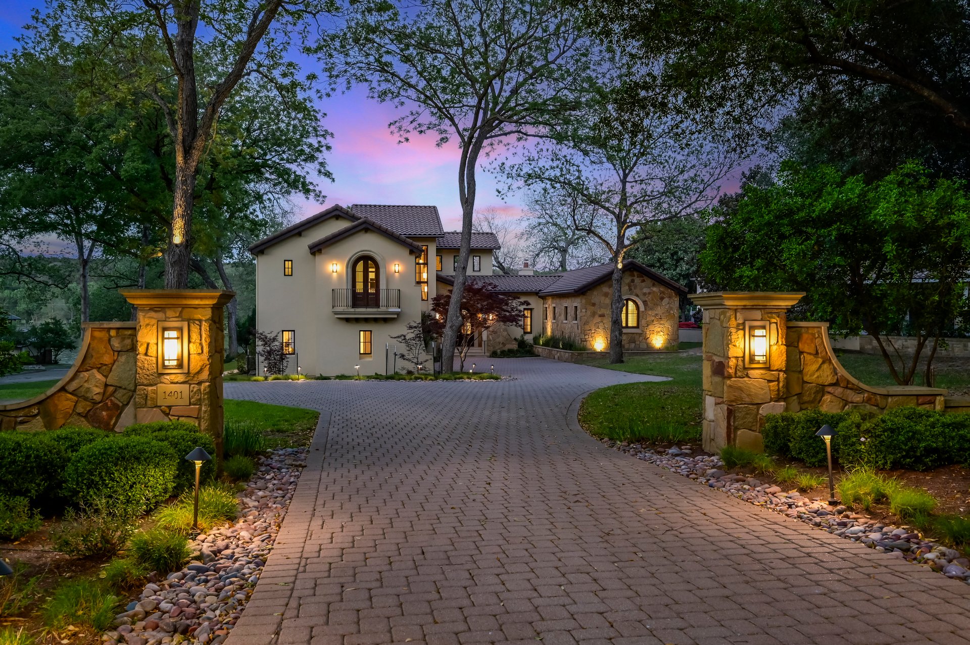 1401 N Weston Lane