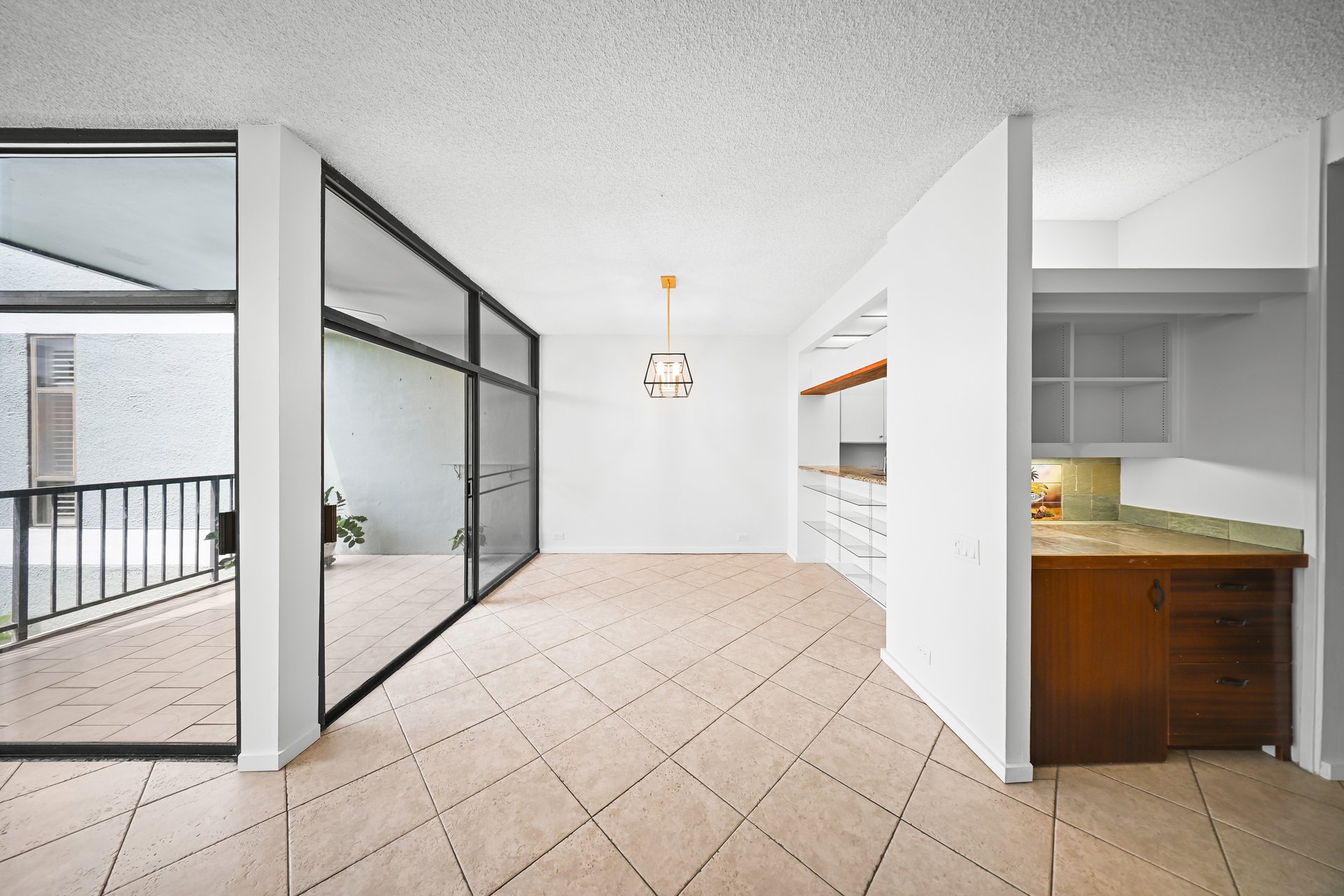 1030 Aoloa Pl Unit #2/302B