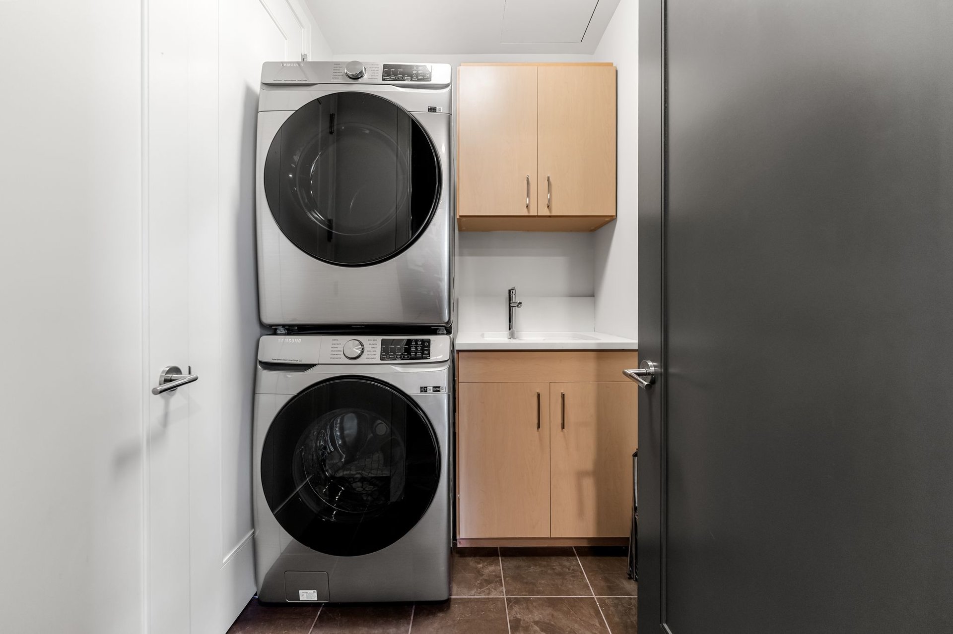 200 Congress Avenue #21E