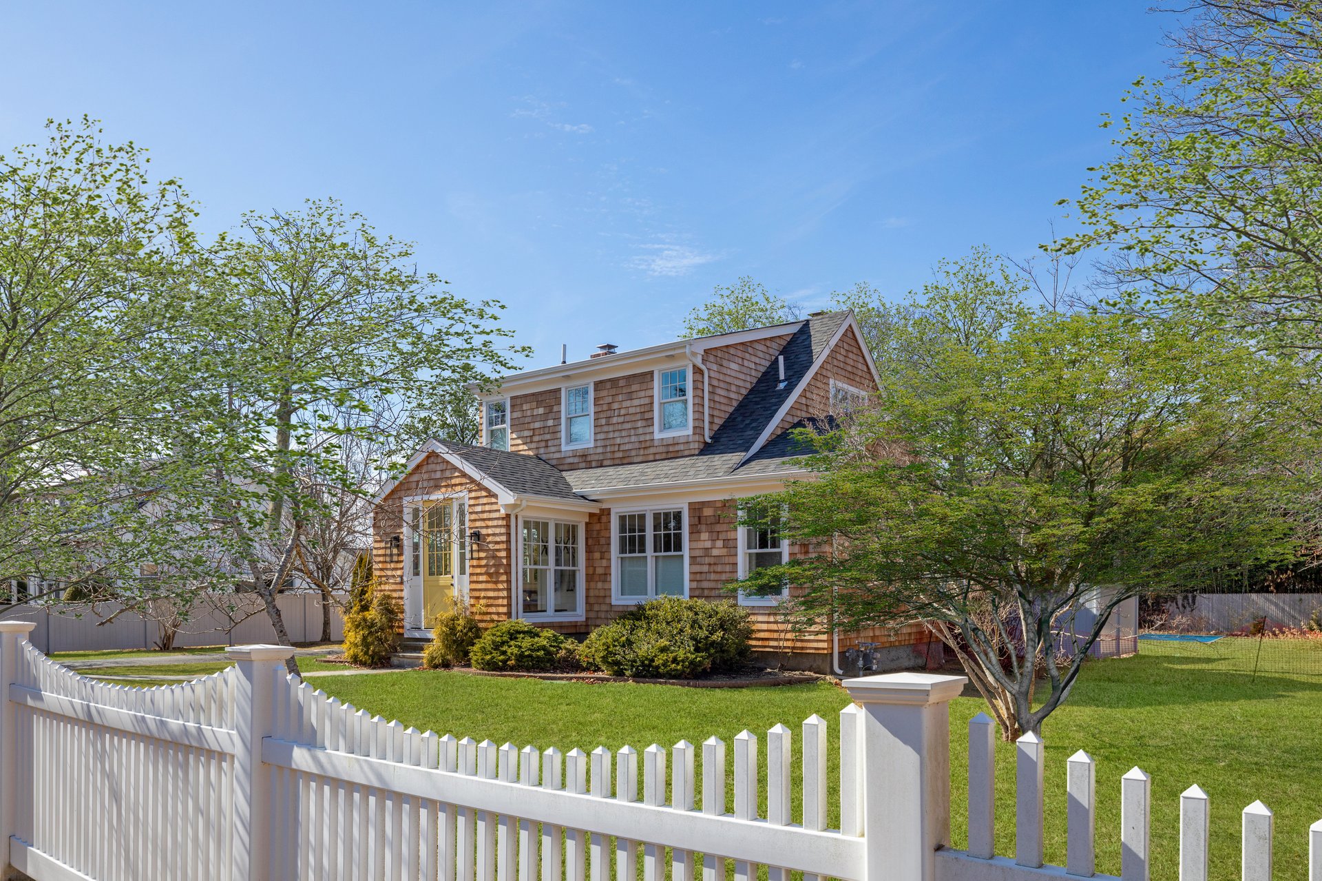 CHARMING AND COMPLETELY RENOVATED 