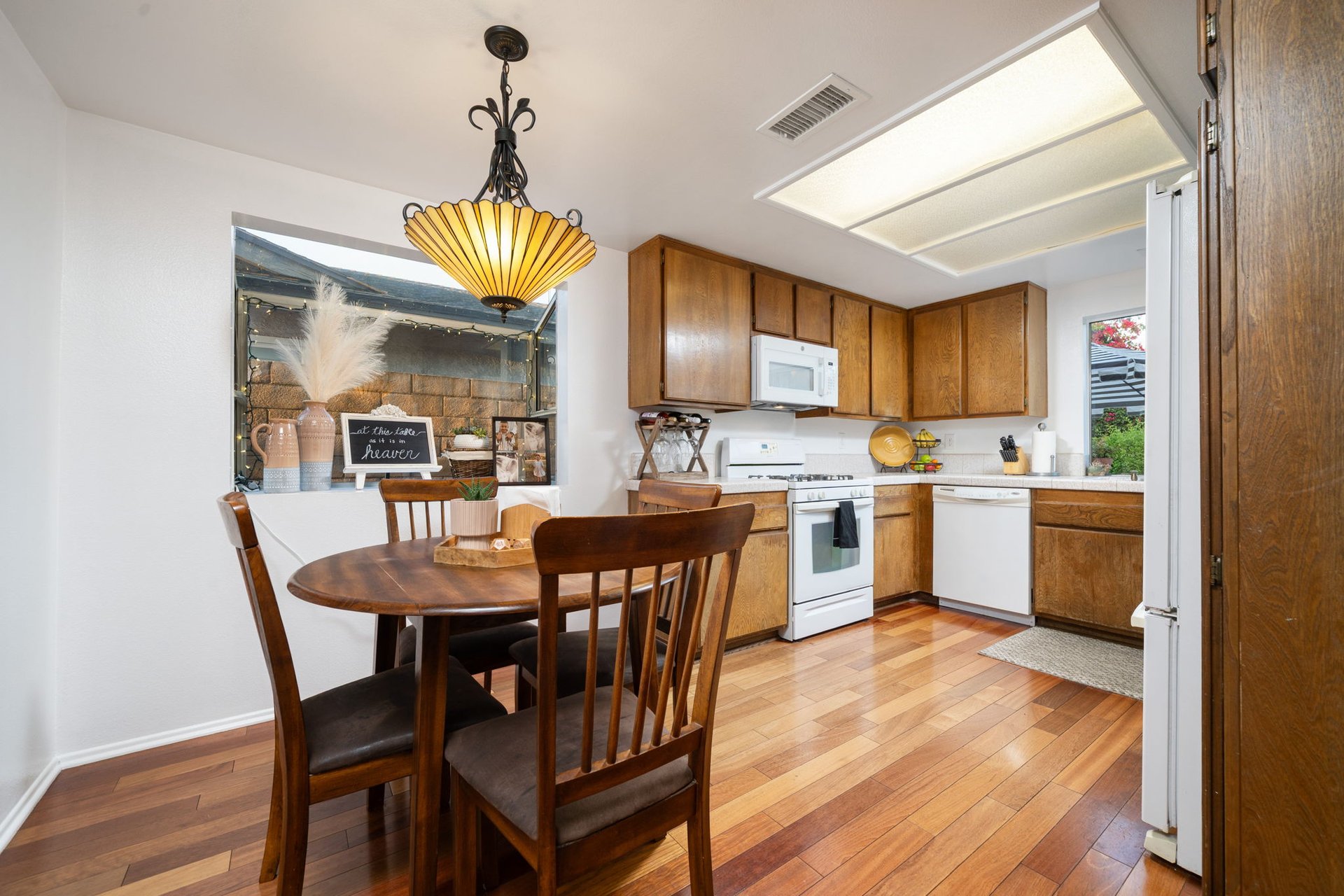 5022 N Burnaby
