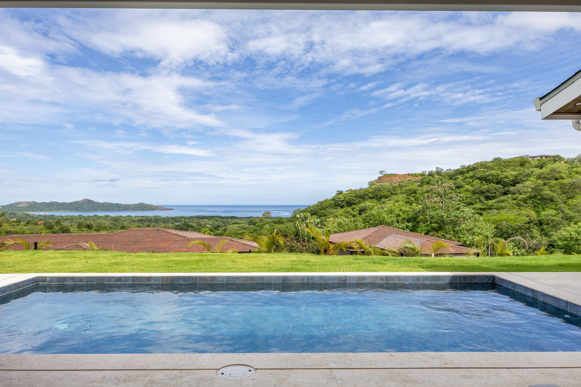 Dos Ríos 29 | Brand-New Ocean & Mountain View Home