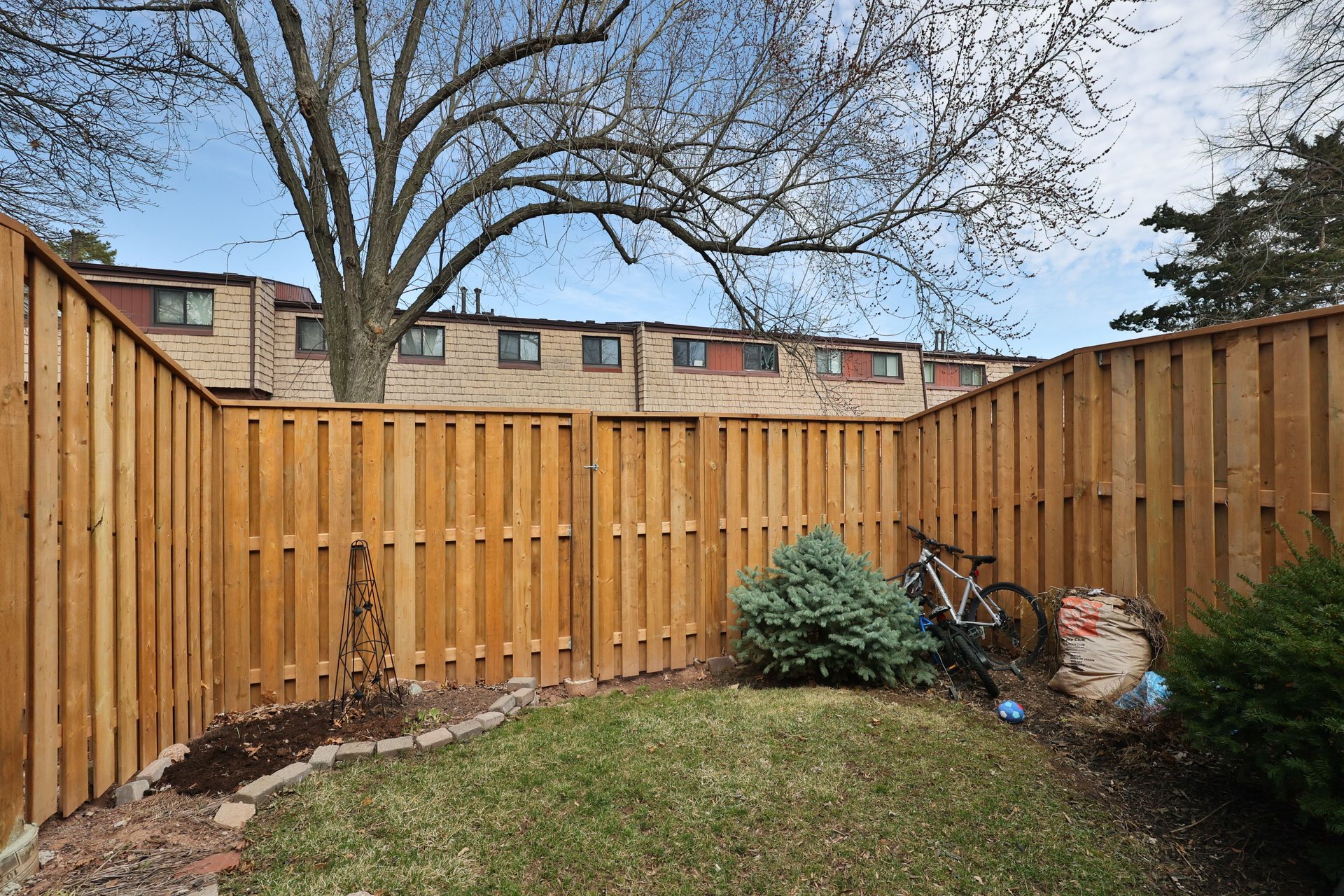 23-1525 Elm Road