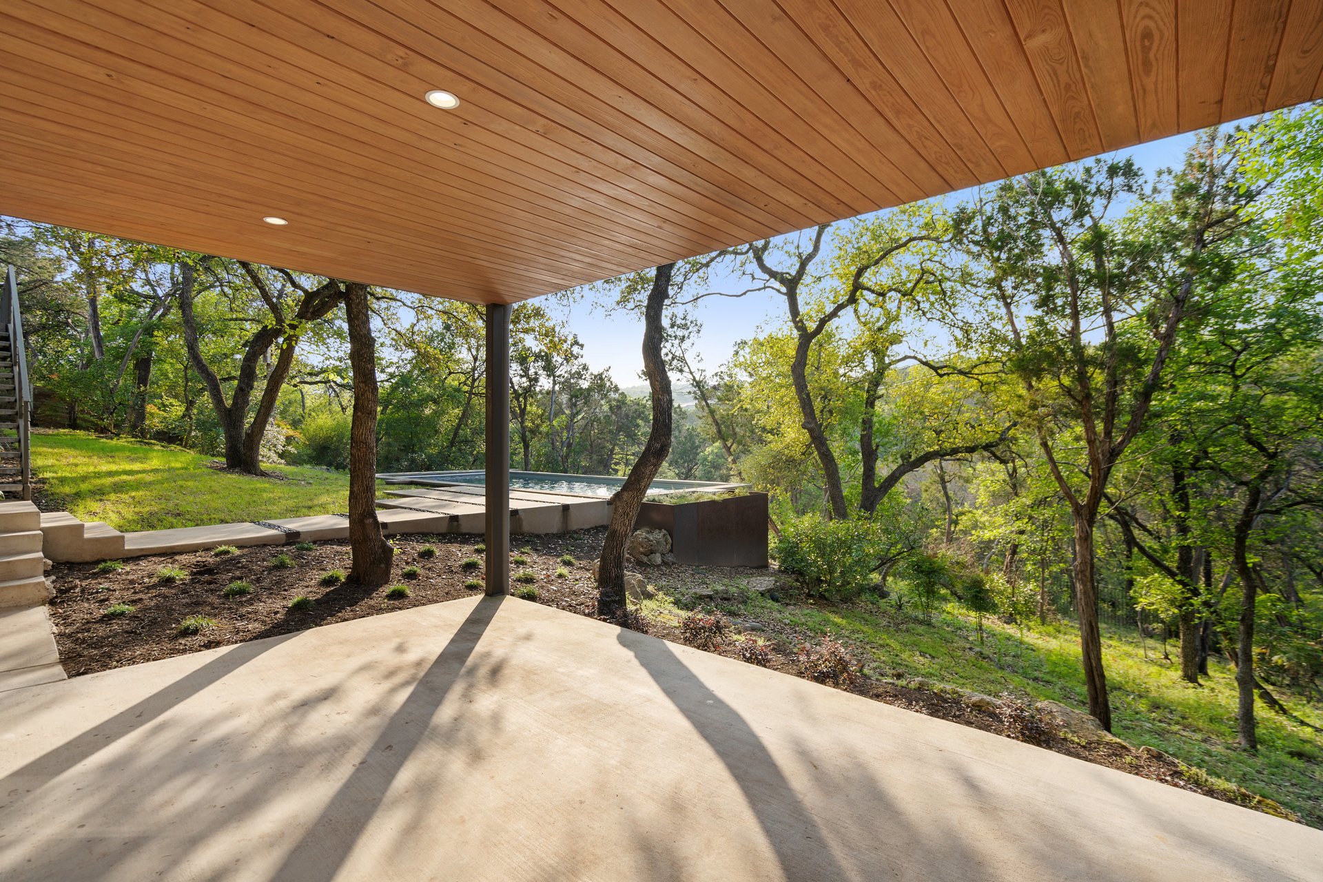 Modern Luxury Meets Natural Serenity