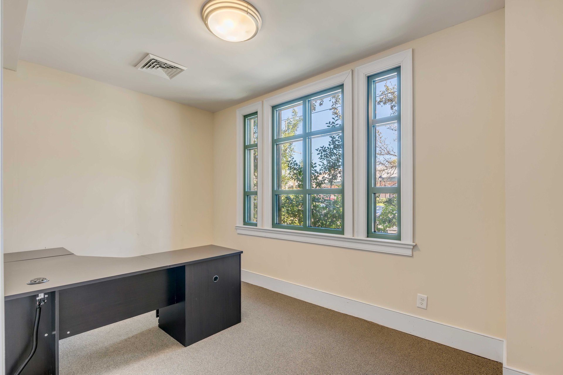Hasell Street Retail/Office Lease