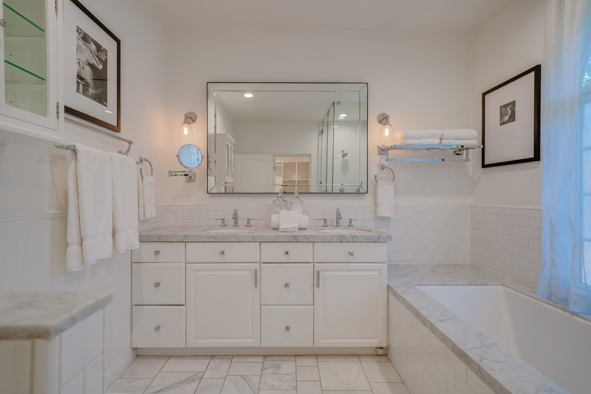 A Hampton's Vibe Traditional Home in Studio City 