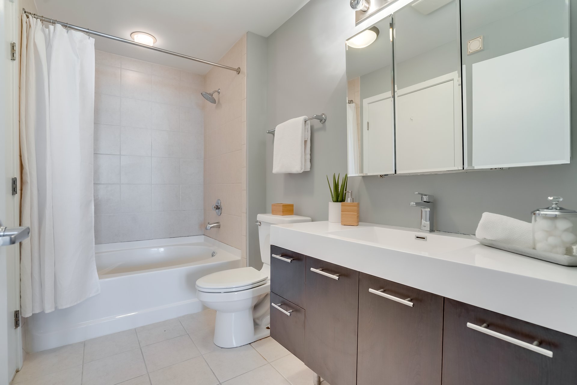 910 M St NW #1008