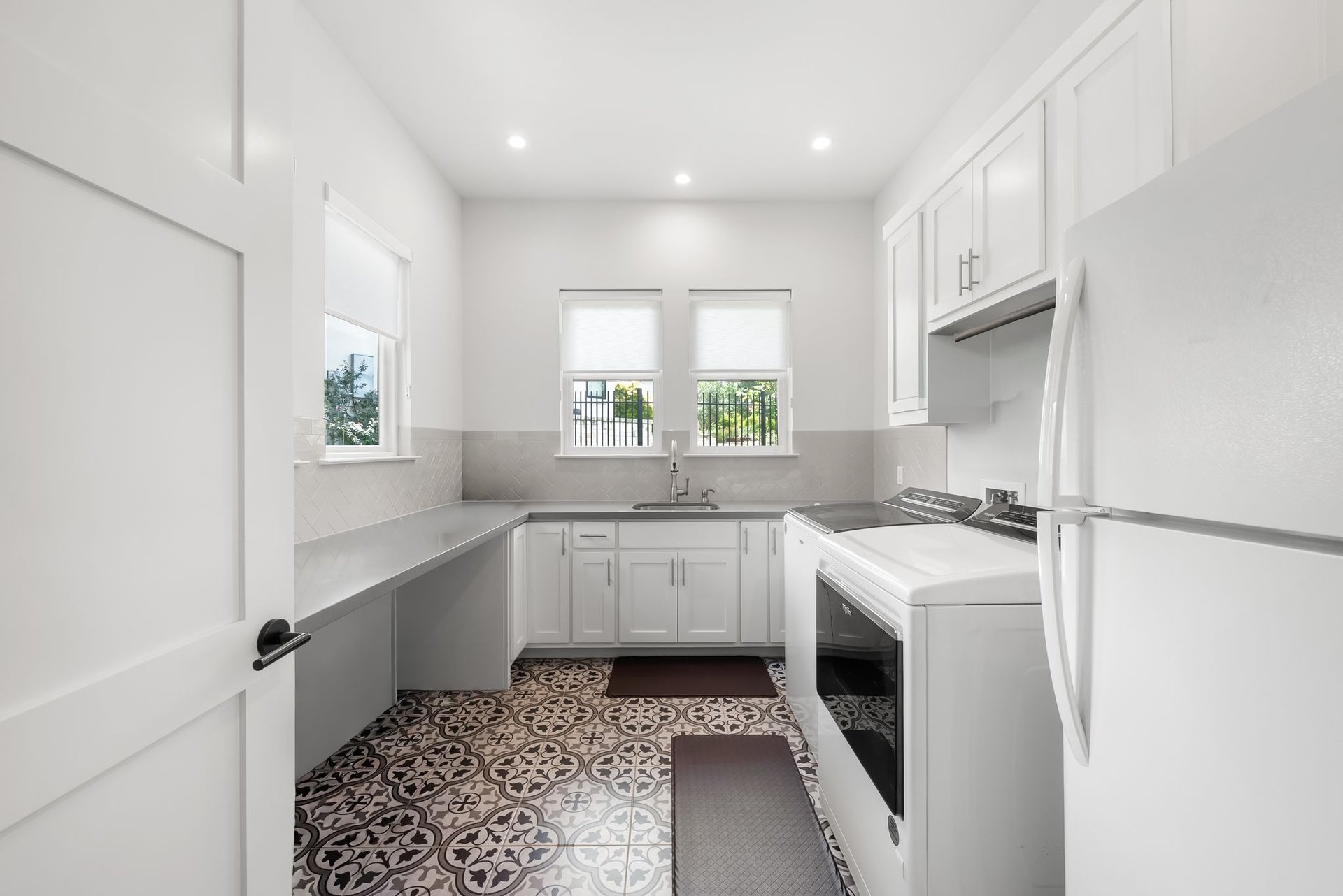 7808 Regolizia Cove