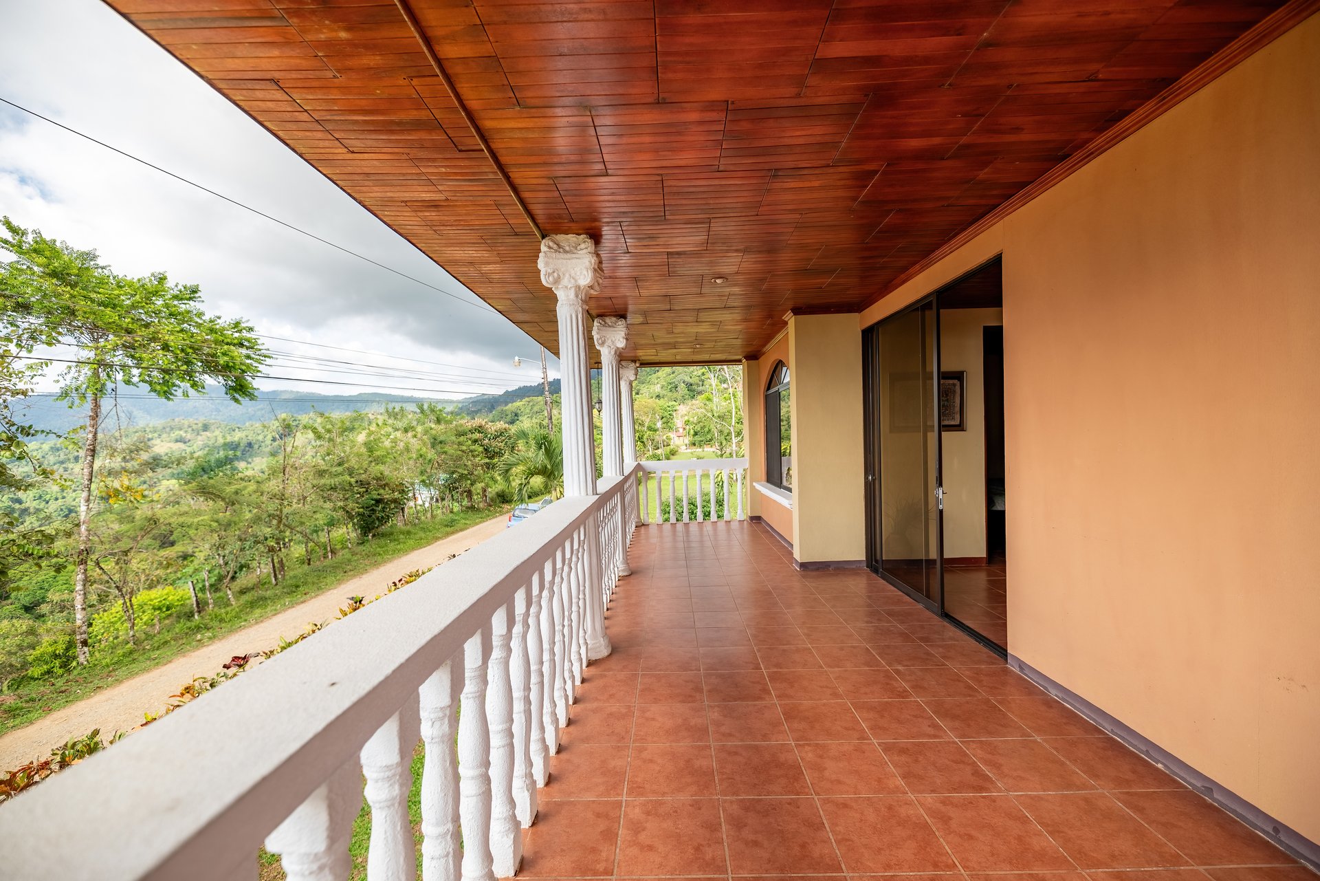 Fully Furnished 3-Bedroom Home in Tinamastes | FIRE SALE!!!