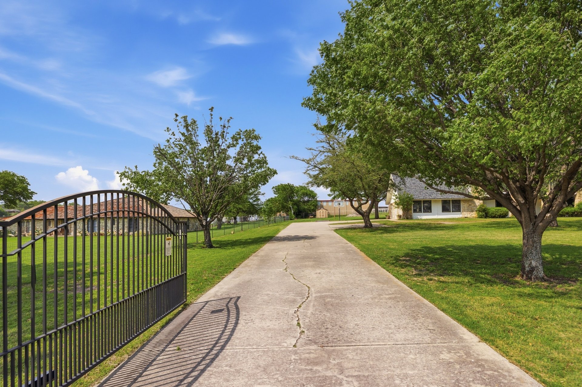 Acreage, Updated, All Near All Saints Episcopal School
