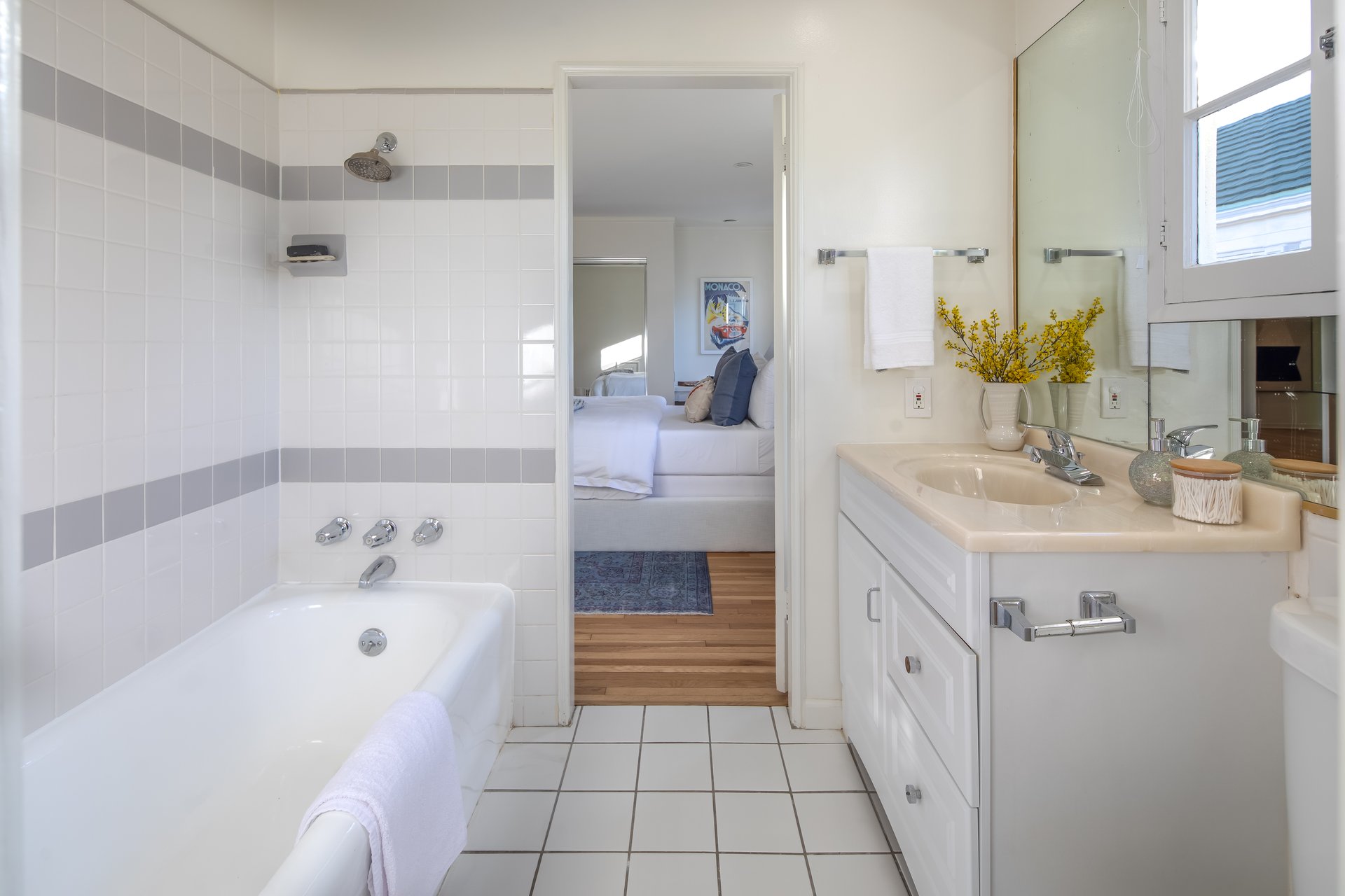 712 Walden Dr, Beverly Hills