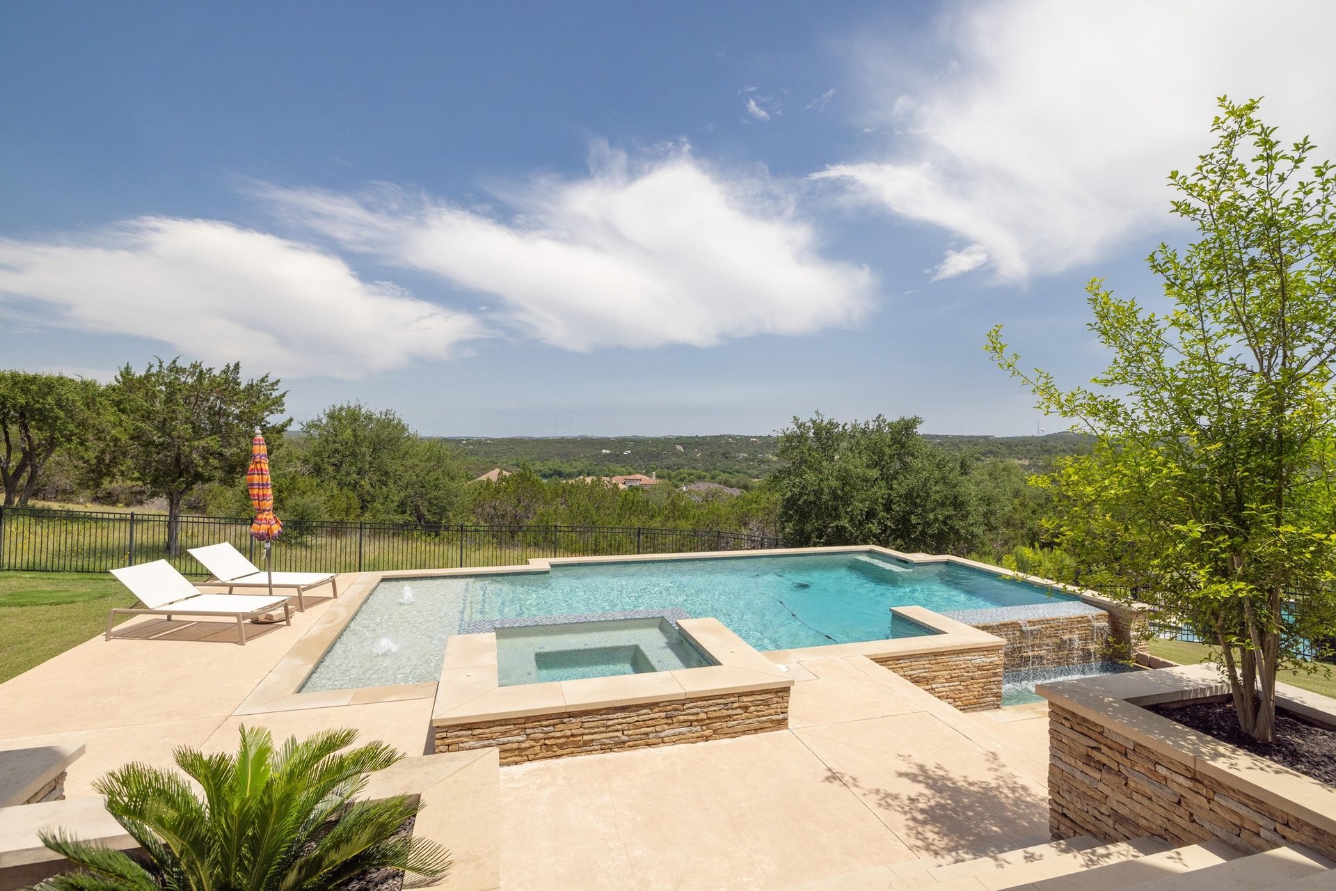 1501 University Club Drive
