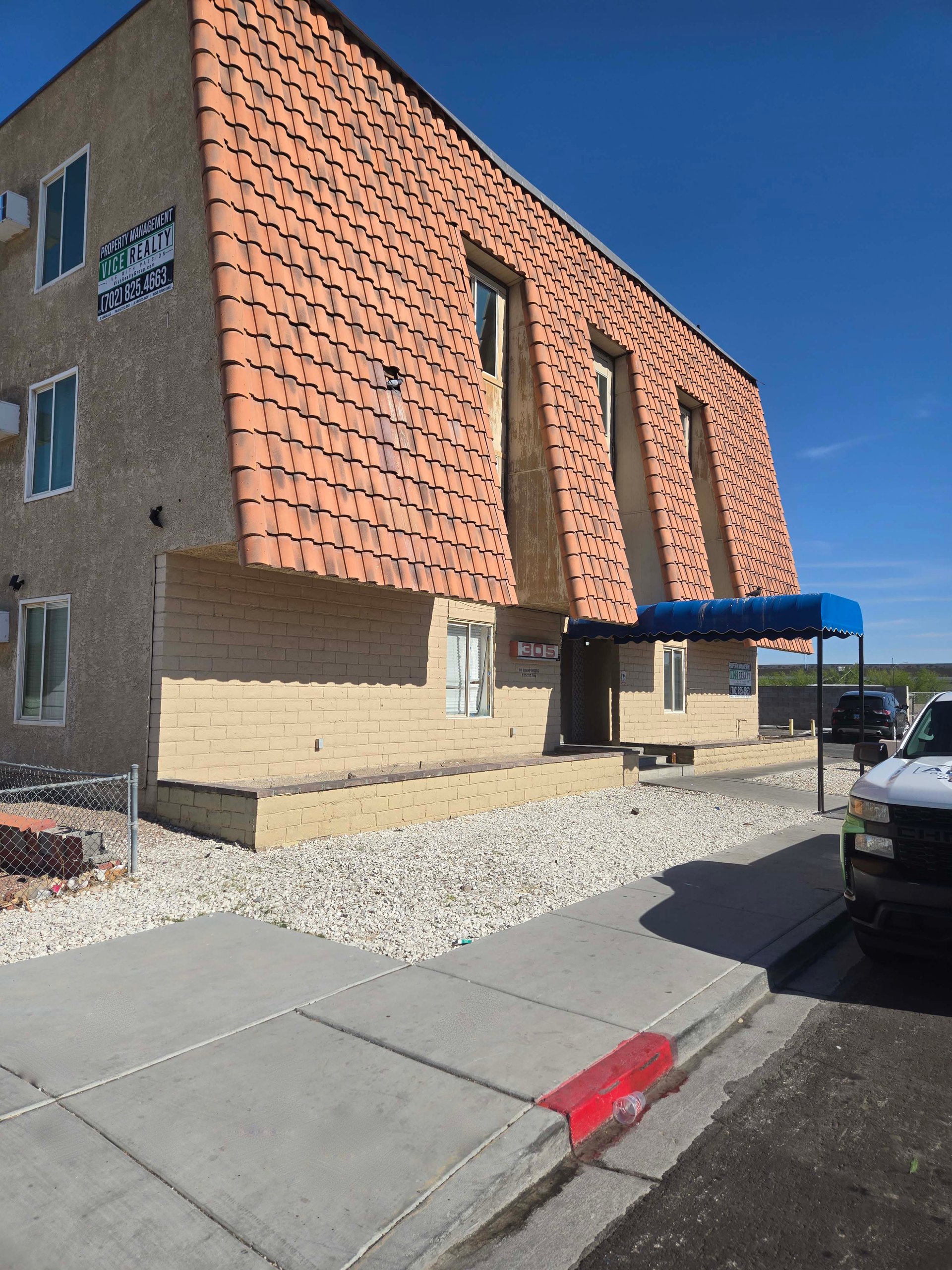 305 North 10th Street #17, Las Vegas, NV 89101
