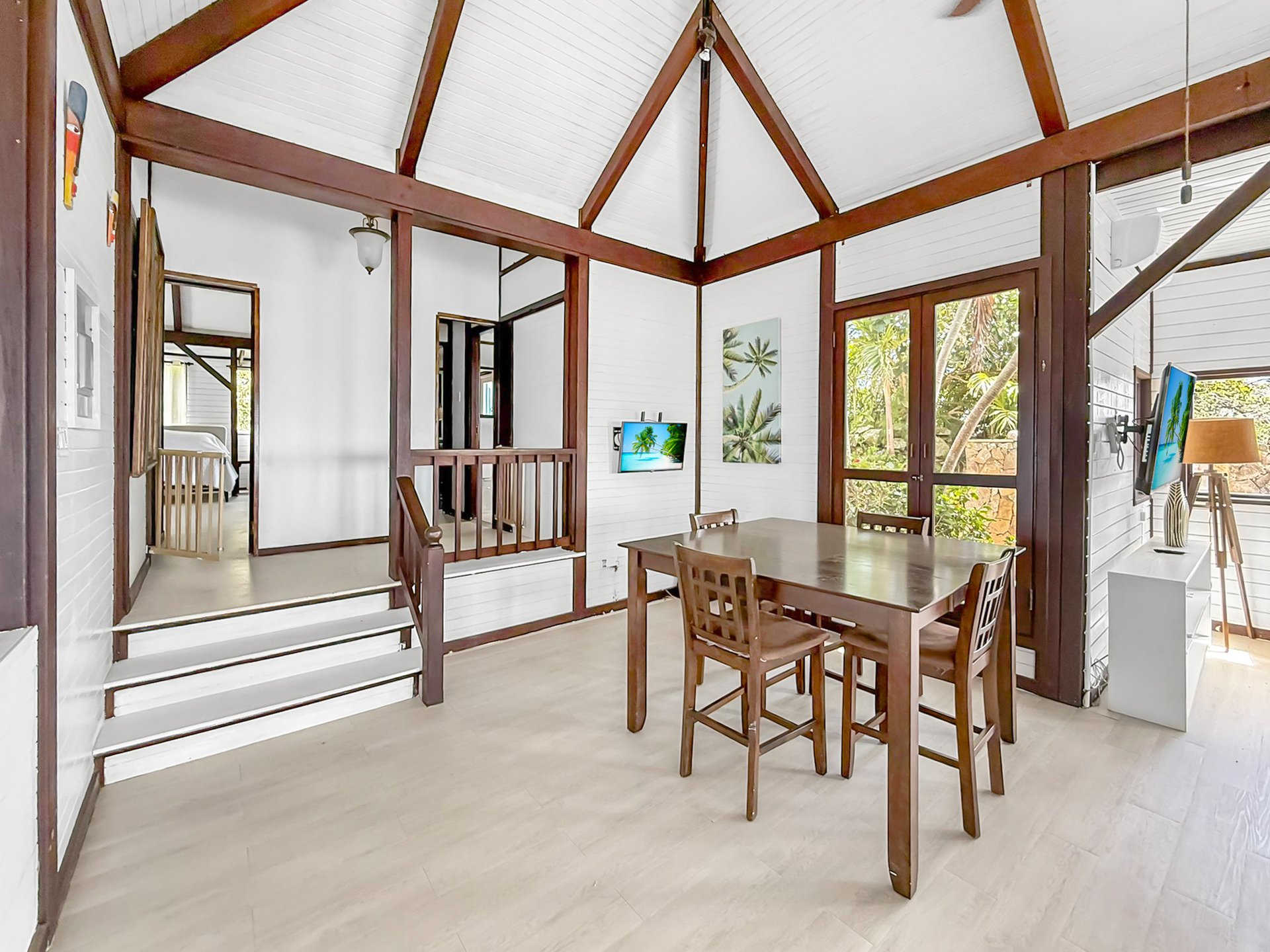 951 Casablanca-Luck Hill Standalone Home