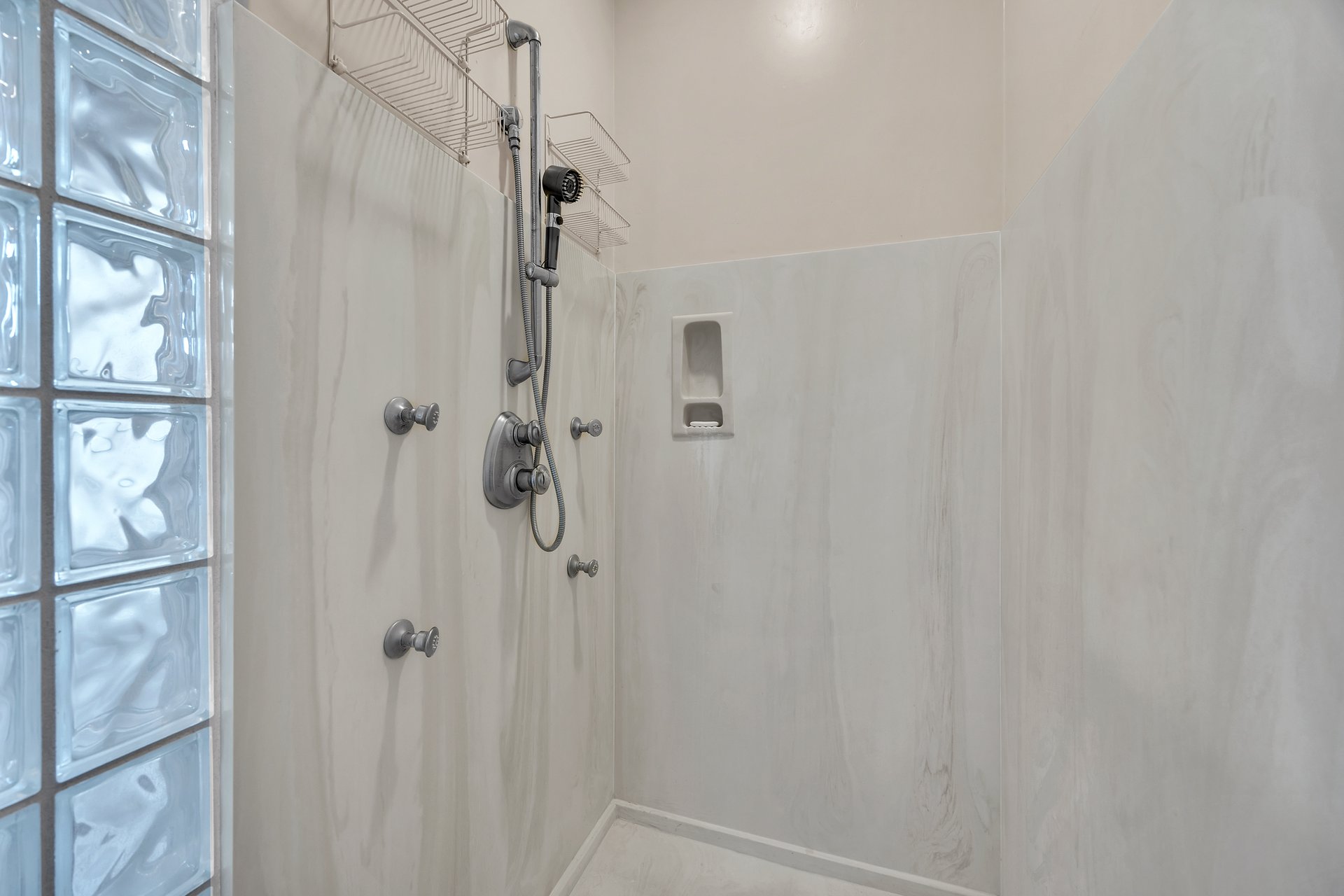 17117 W Dale Lane