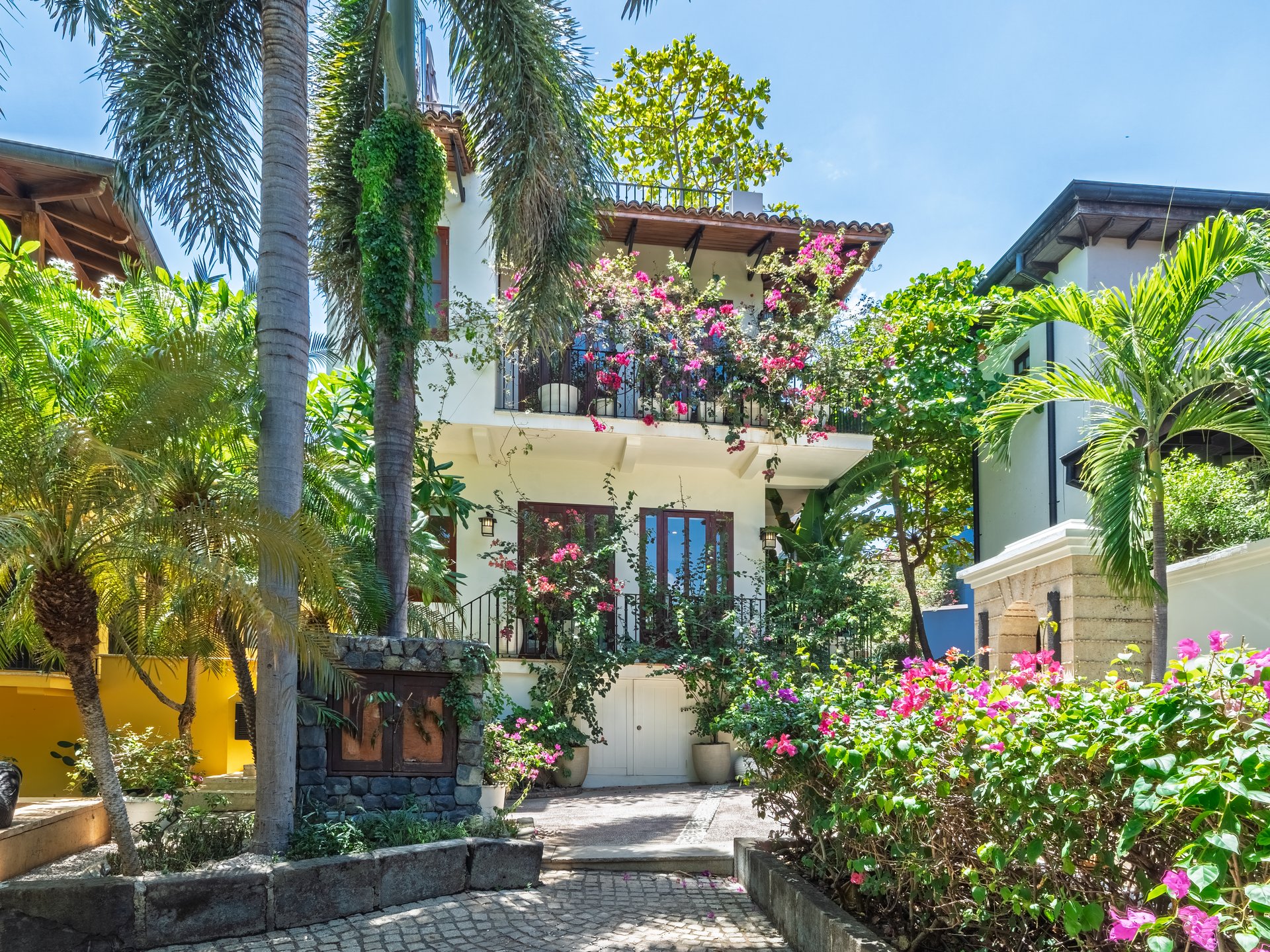 25 Paseo Del Mar | Best-Priced Beachfront Home in Las Catalinas