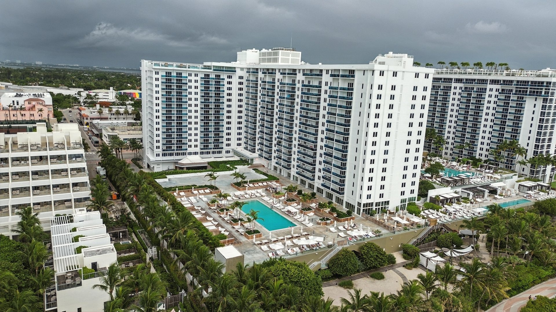2301 Collins Ave #318  