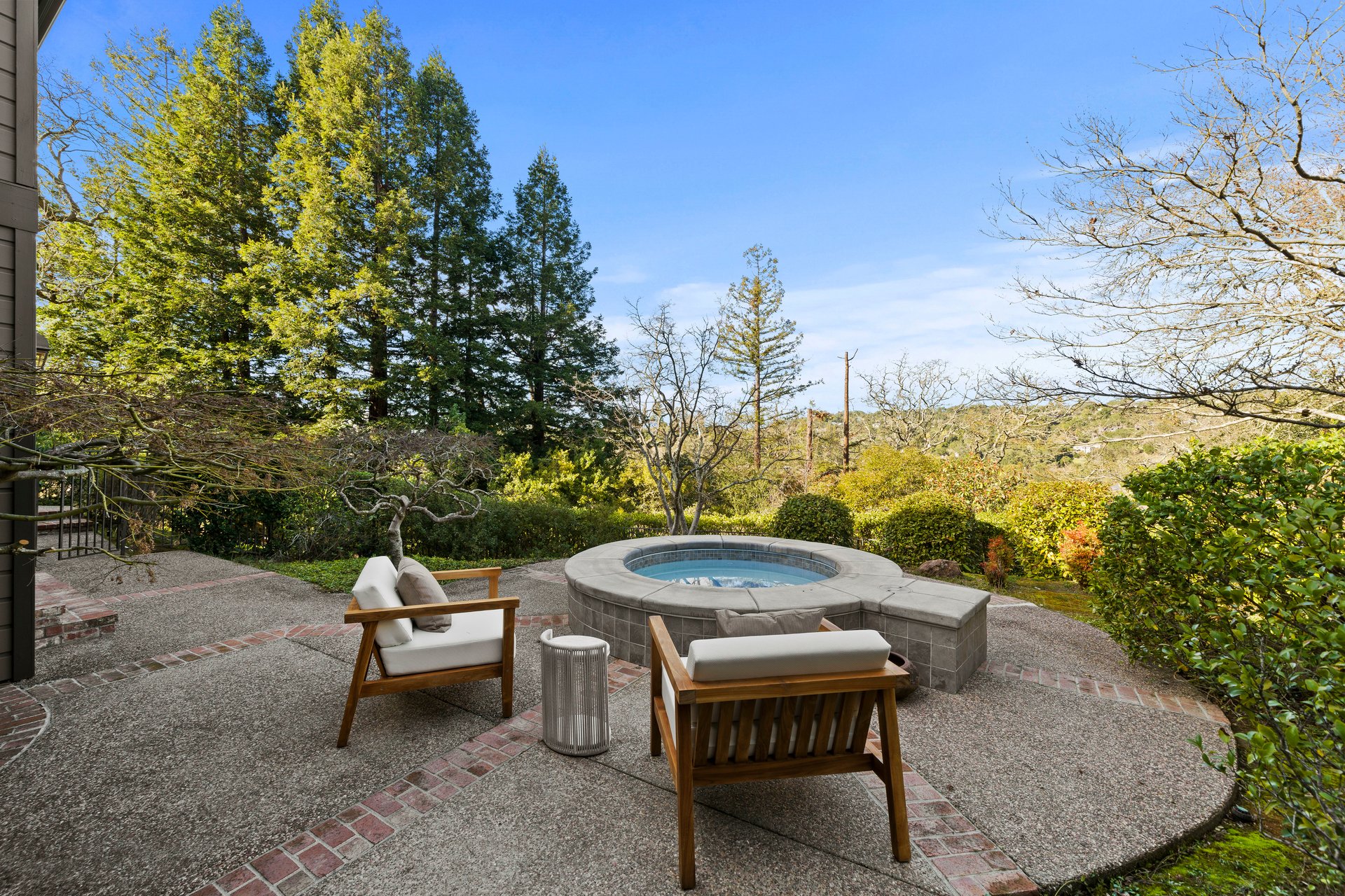 23 Wood Acres Ct