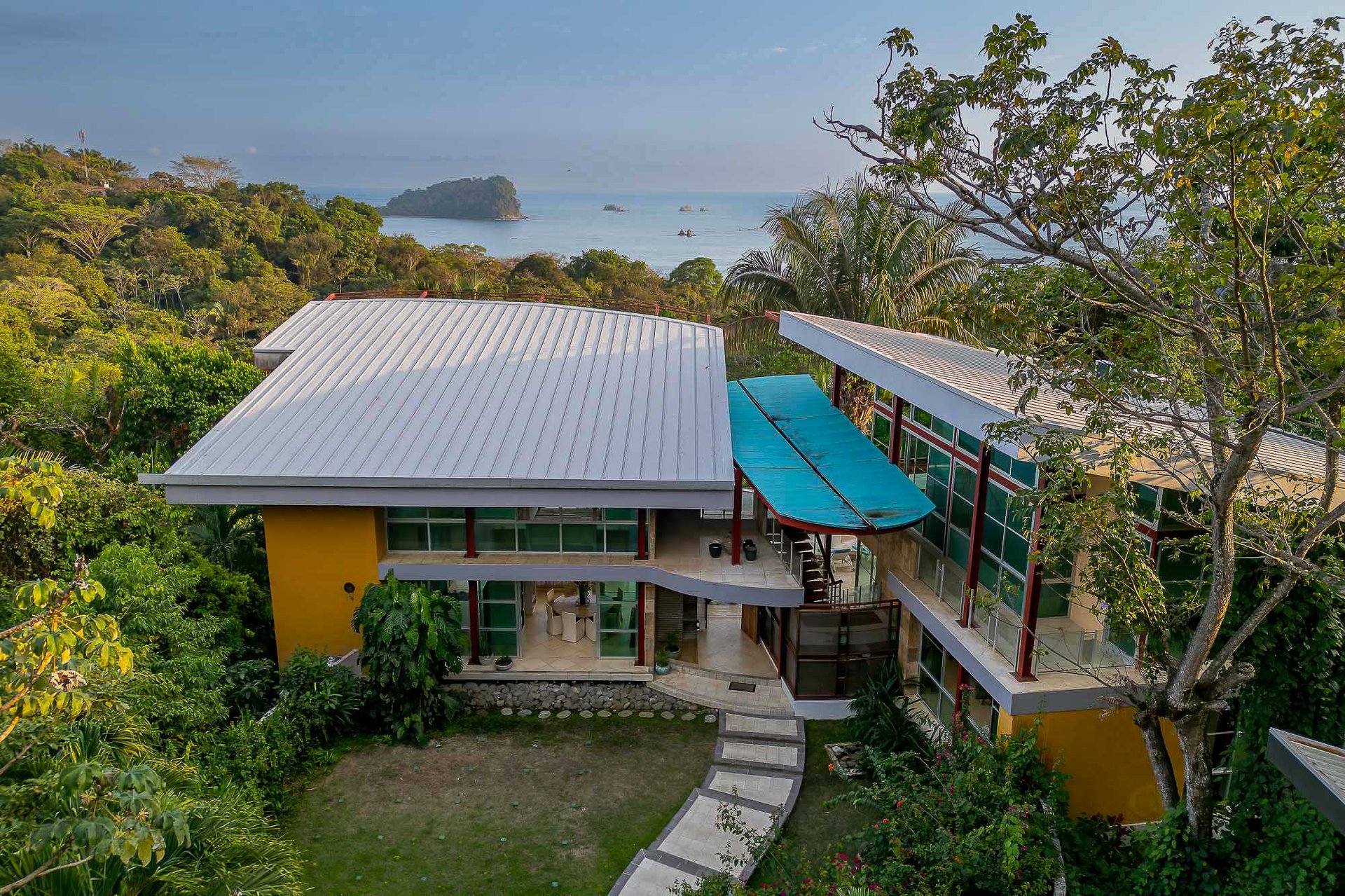Casa Fantastica Luxury Mountain and Ocean View Villa