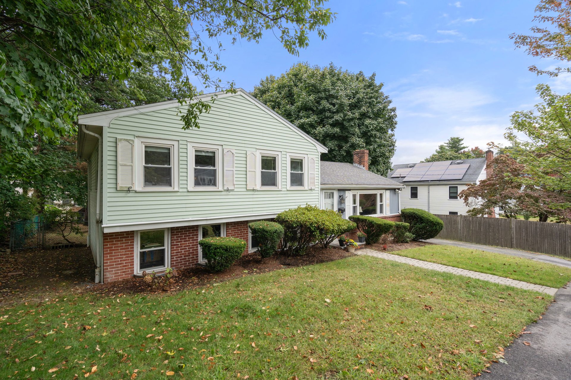 144 Plymouth Ave