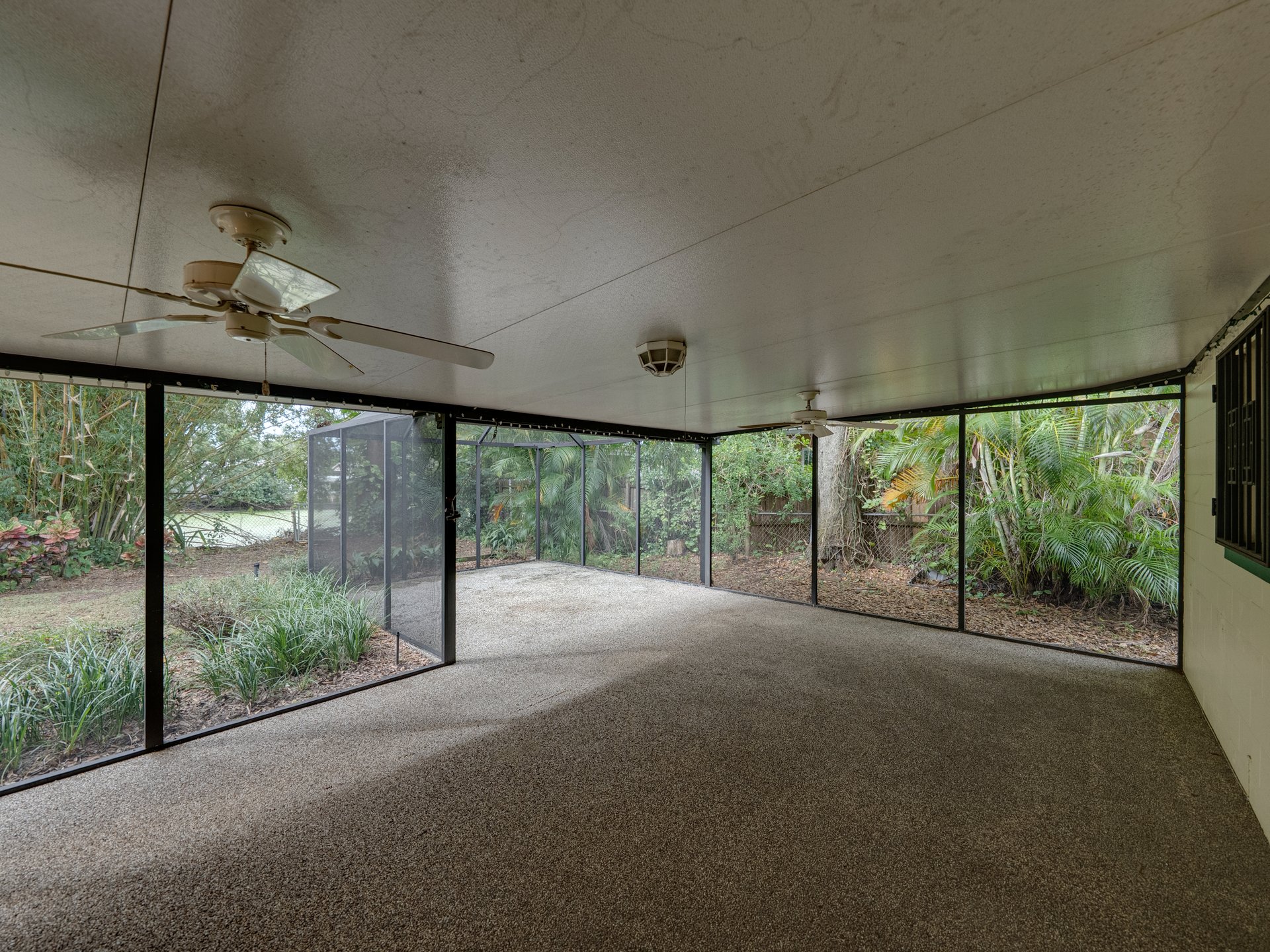 2702 AUBURN AVE W