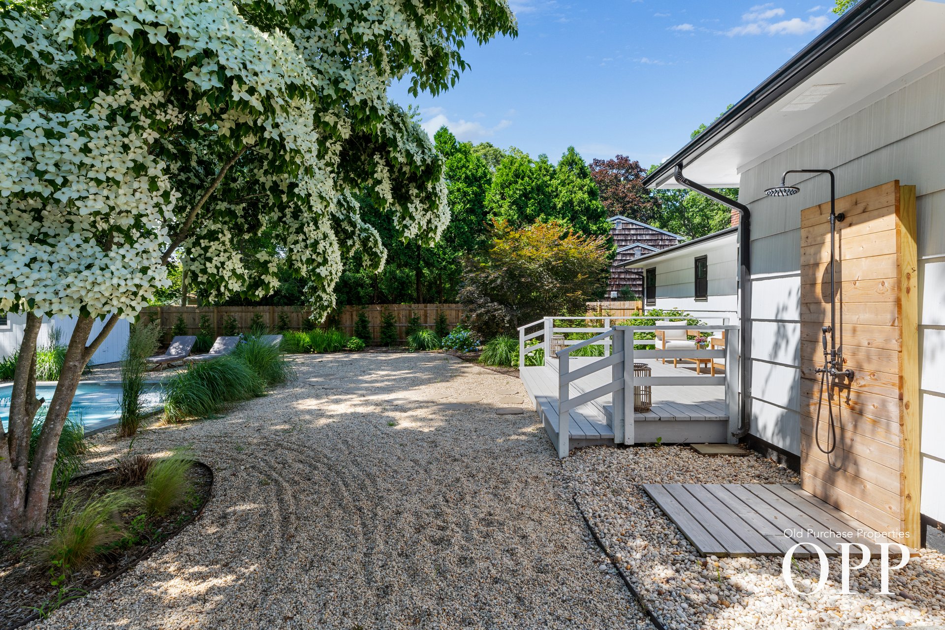 A BELLPORT VILLAGE RETREAT