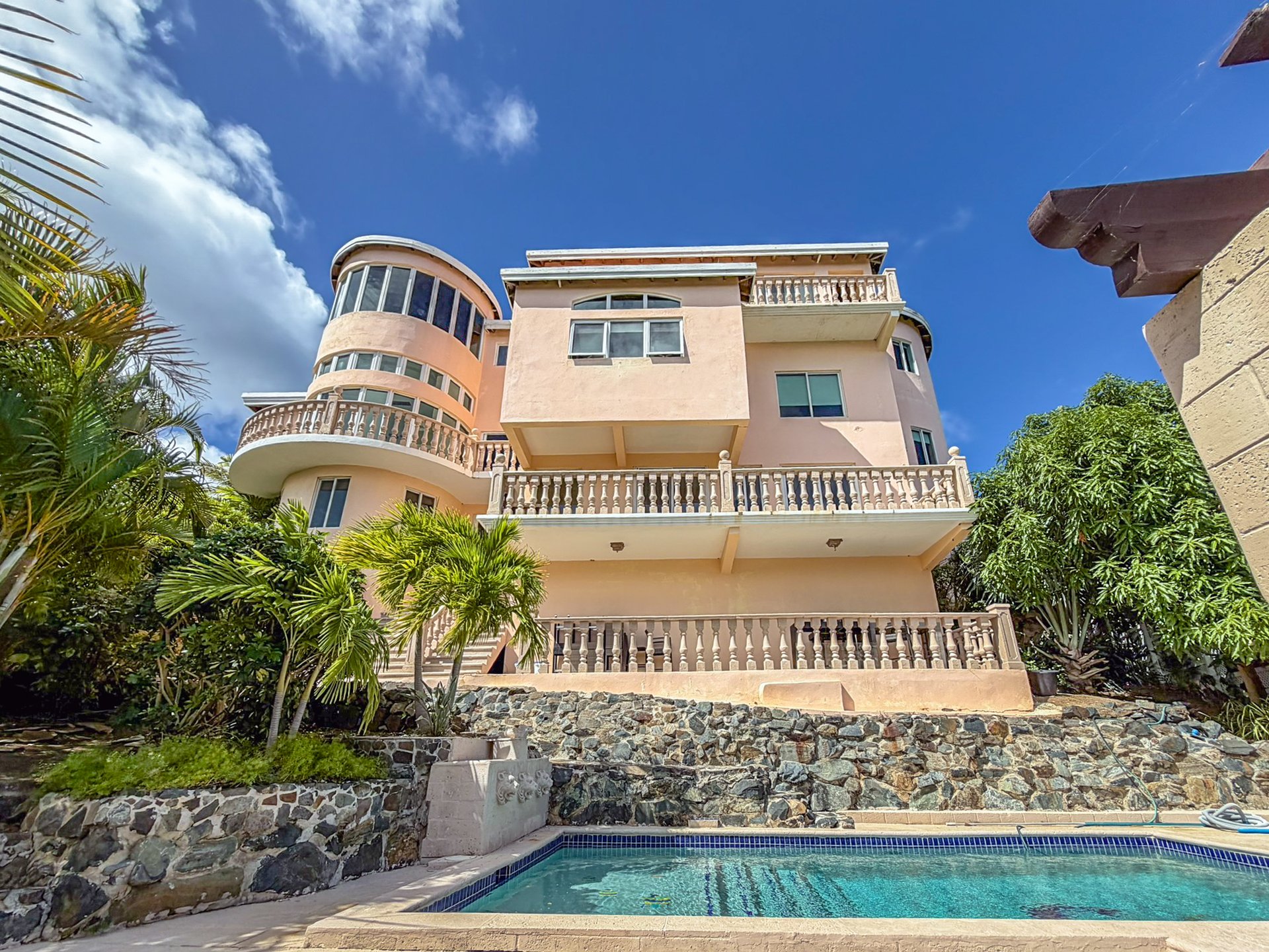 565 Parham Town 7 Bedroom Villa