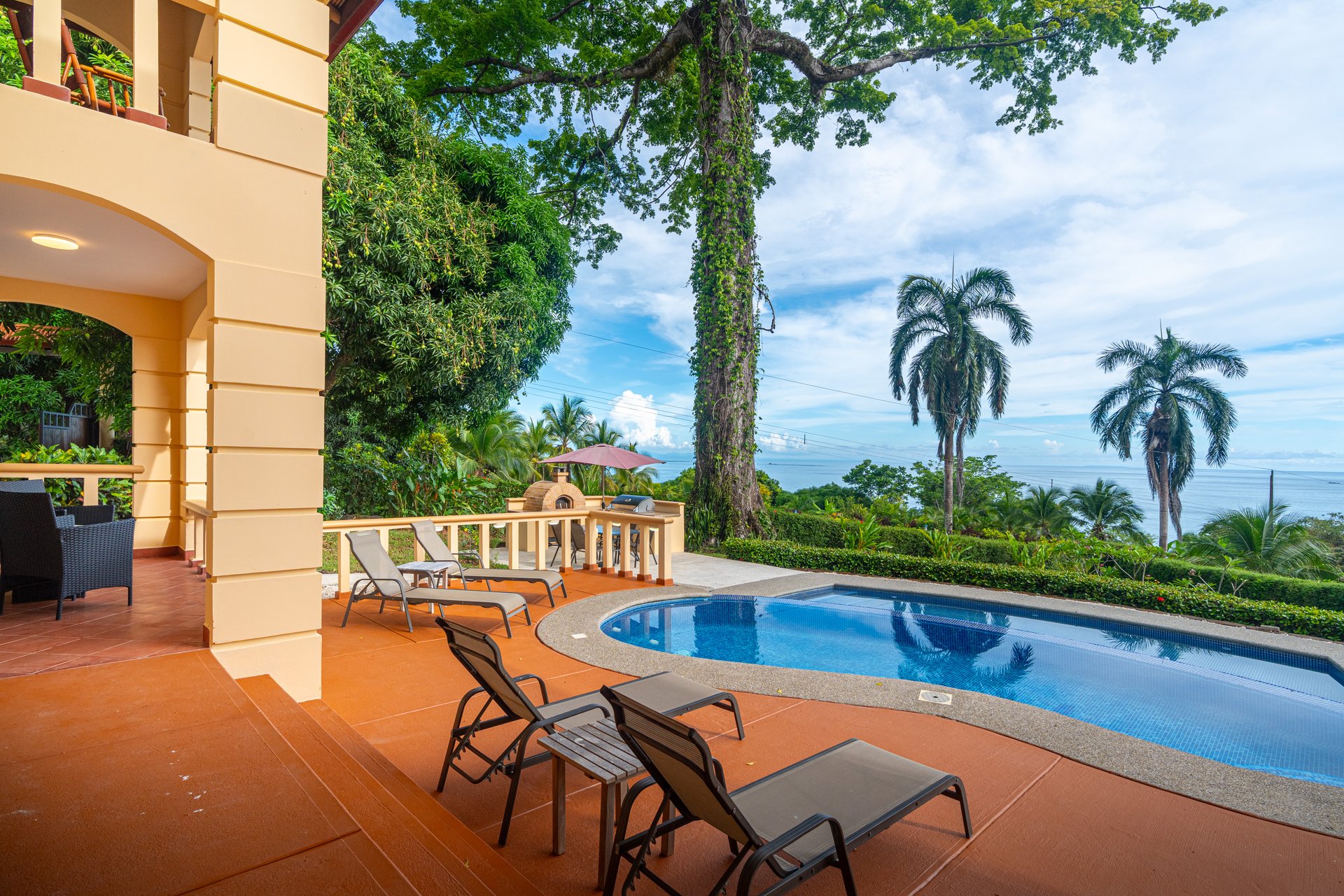Classic Luxury at Casa Ceiba, Coastal Ocean View 4 Bedroom Home Near Uvita
