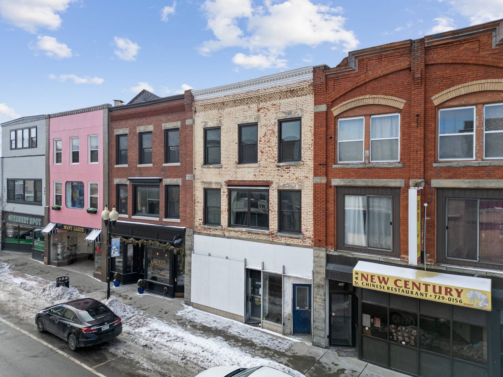 252 Main St